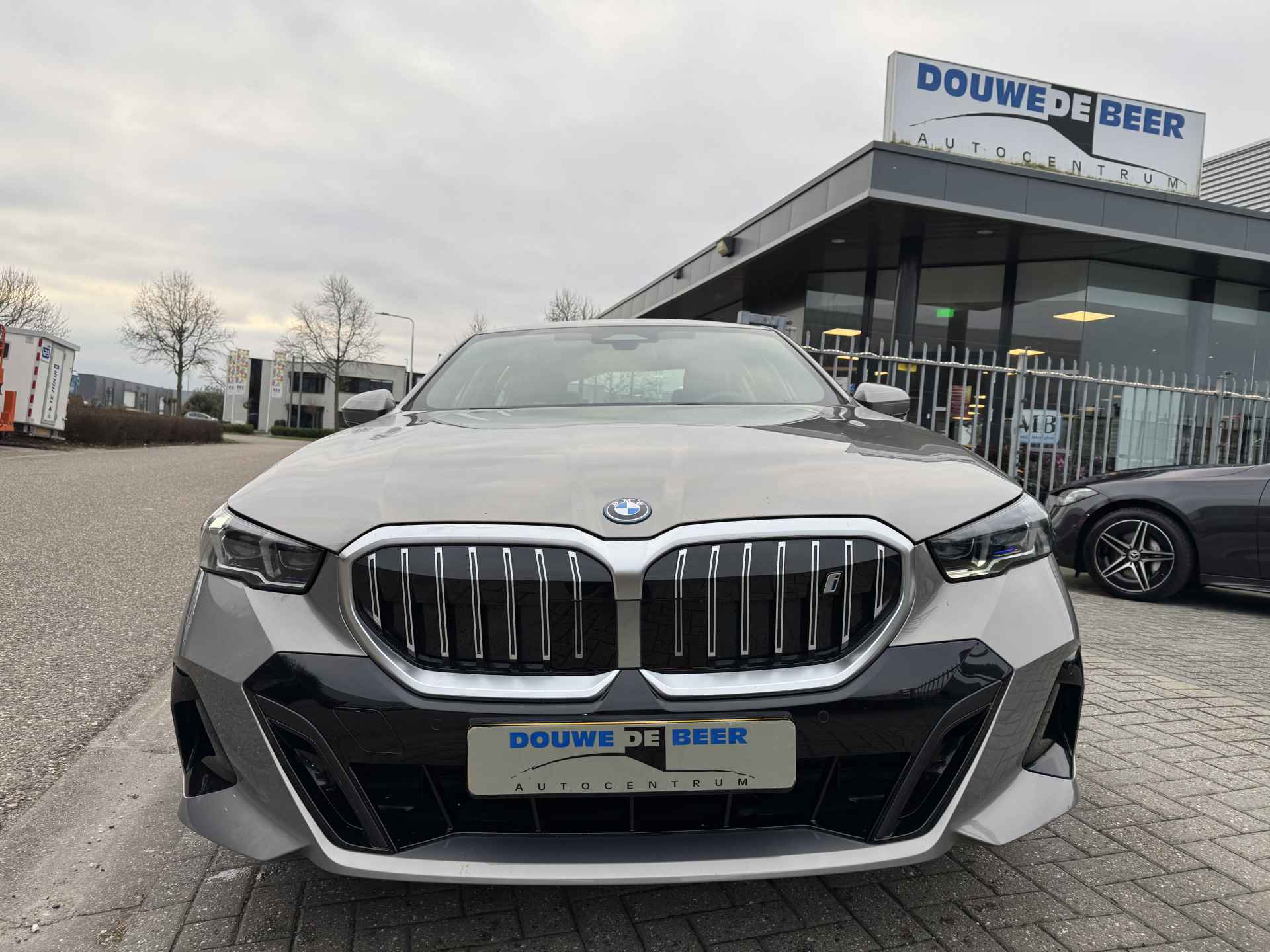 BMW i5 eDrive40 M sport 84 kWh Trekhaak | Driving Assistant Plus | Harman-Kardon | Stuur en Stoel verw. - 4/34