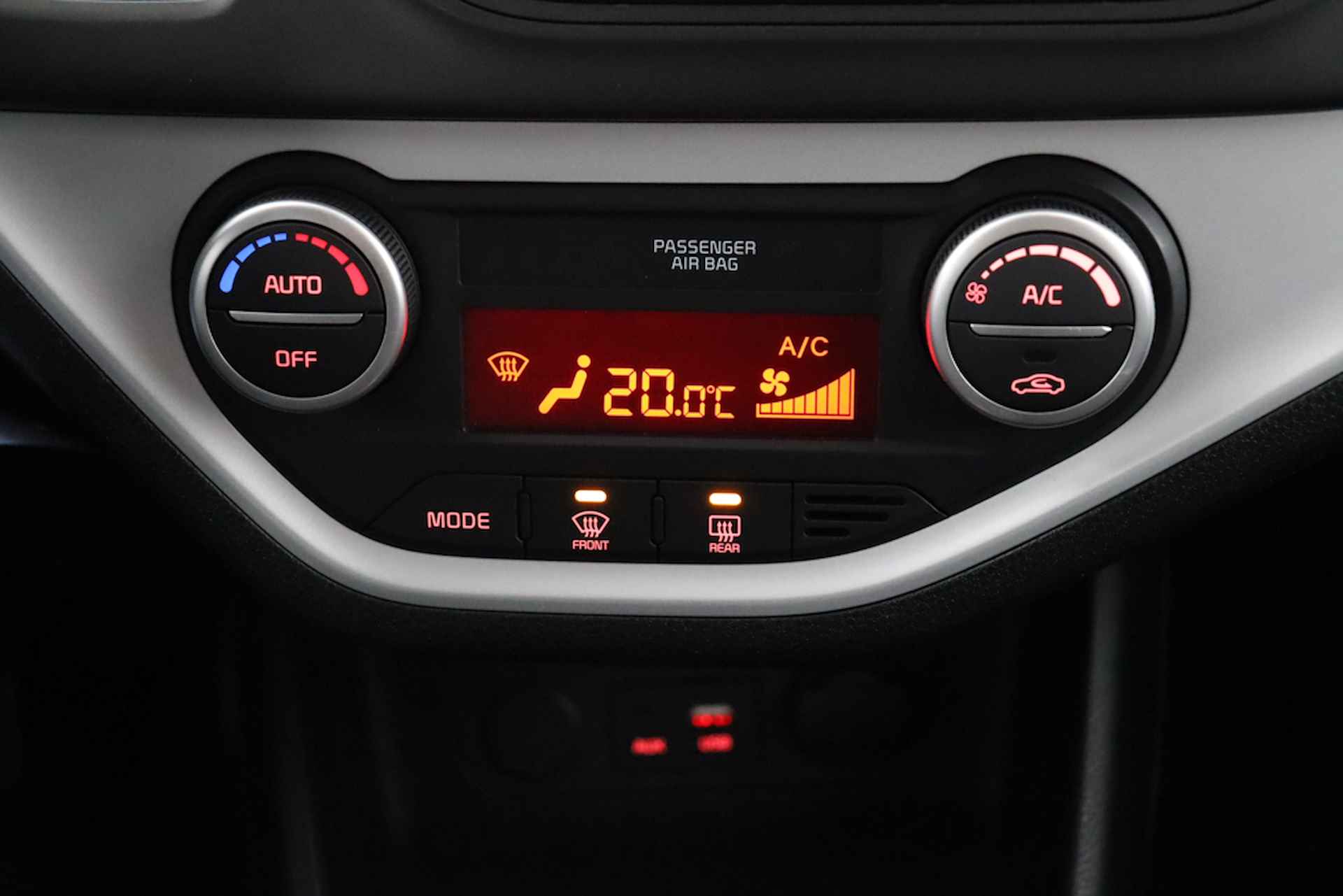 Kia Picanto 1.0 CVVT DynamicLine - Cruise Control - Climate Control - Bluetooth - Airco - 12 maanden Bovag garantie - 27/45