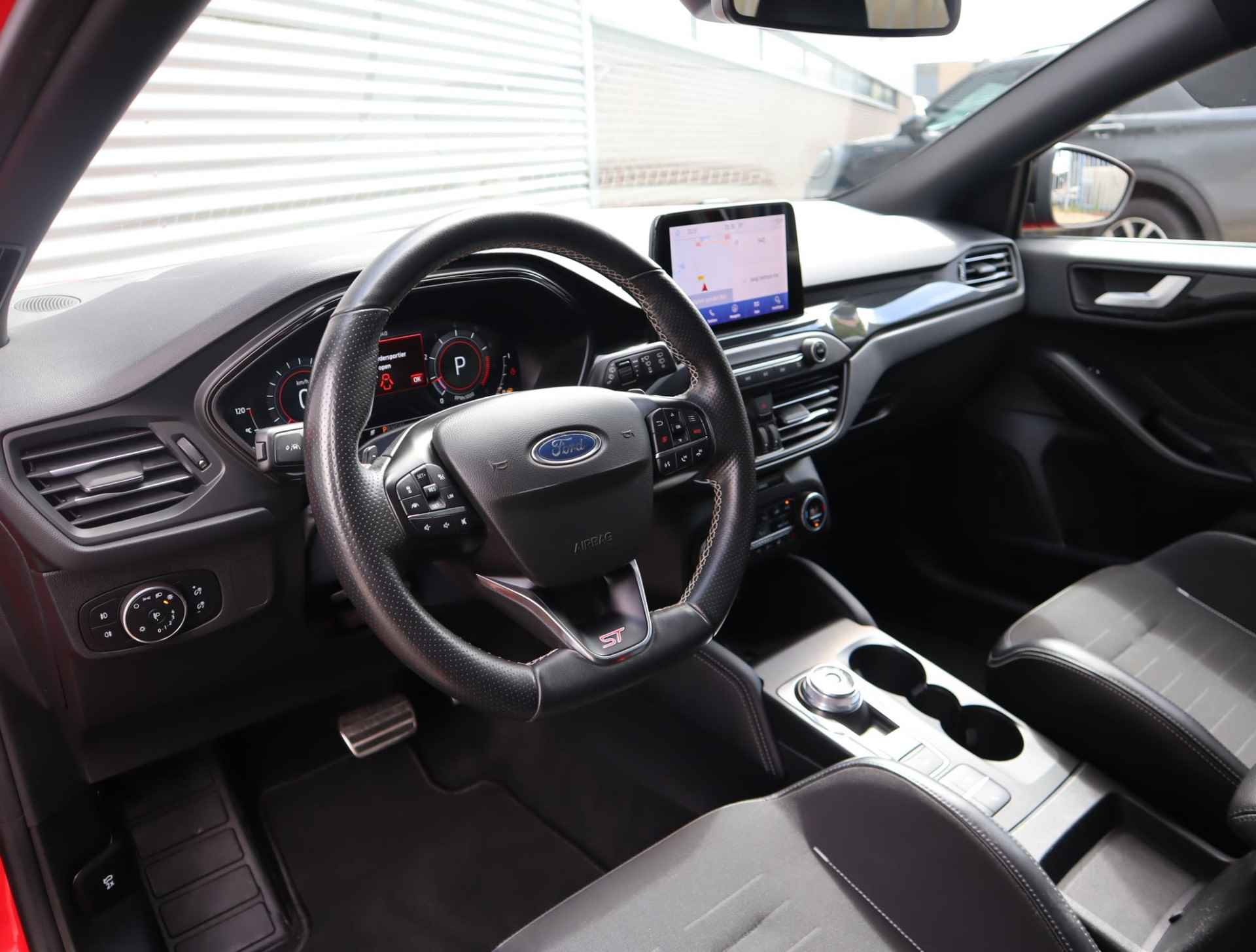 Ford Focus Wagon 2.3 EcoBoost ST-3 Automaat | Panorama-dak | Cruise Control Adaptieve | BLIS | B&O |  Stoel, Stuur en Voorruitverwarming | Perfect Onderhouden | UNIEK! - 17/62