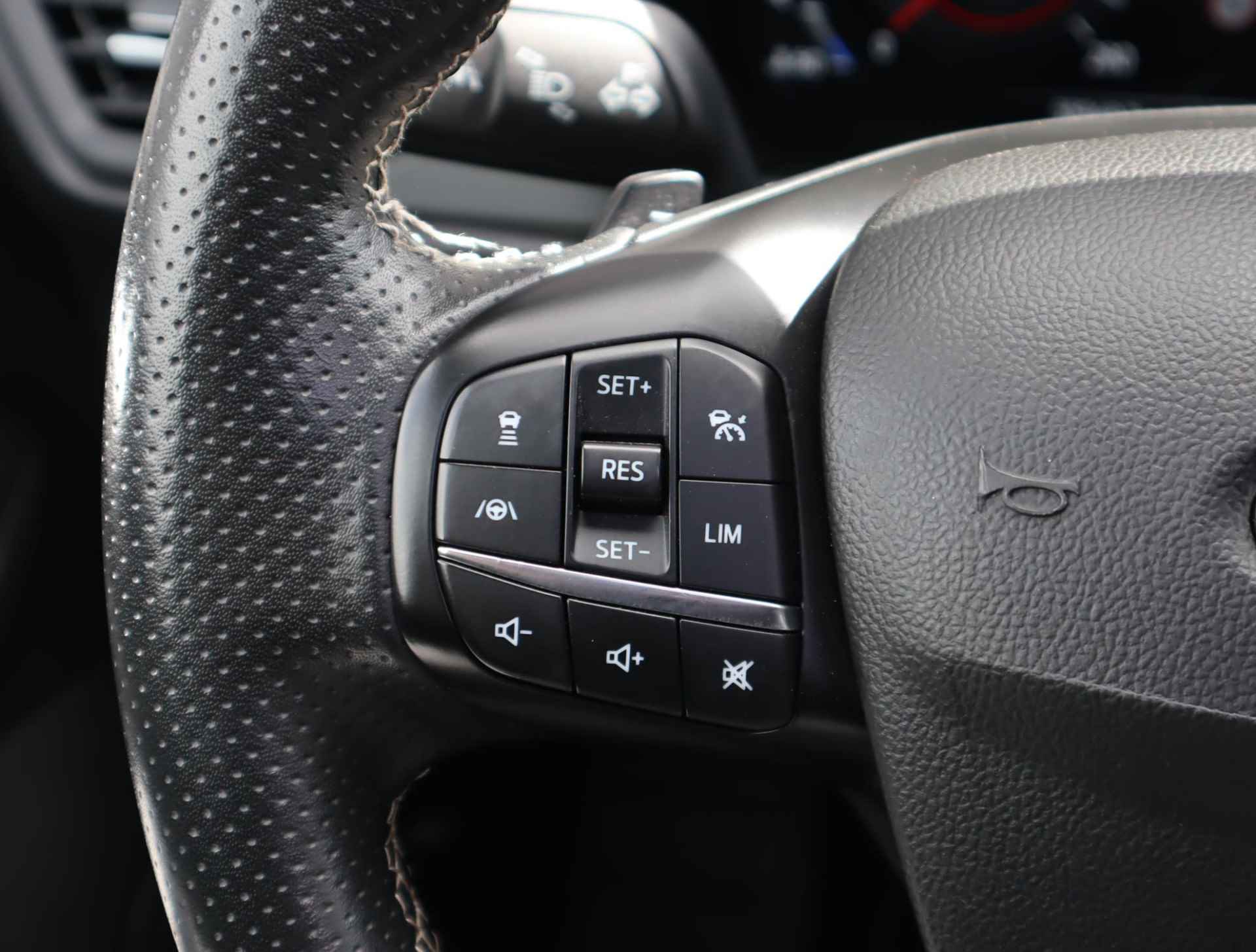 Ford Focus Wagon 2.3 EcoBoost ST-3 Automaat | Panorama-dak | Cruise Control Adaptieve | BLIS | B&O |  Stoel, Stuur en Voorruitverwarming | Perfect Onderhouden | UNIEK! - 21/62