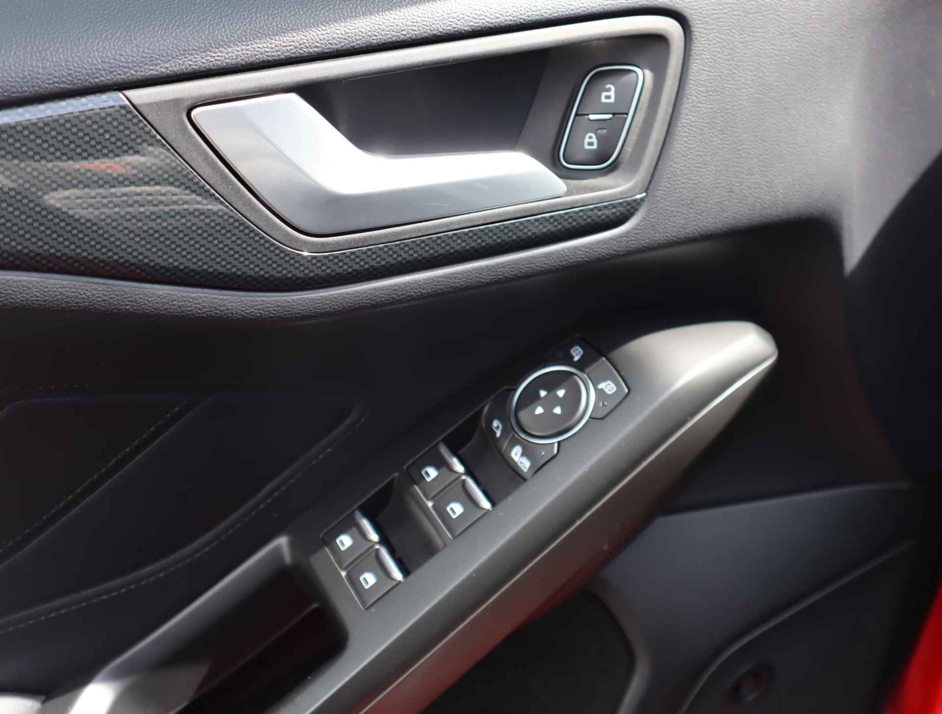 Ford Focus Wagon 2.3 EcoBoost ST-3 Automaat | Panorama-dak | Cruise Control Adaptieve | BLIS | B&O |  Stoel, Stuur en Voorruitverwarming | Perfect Onderhouden | UNIEK! - 28/62