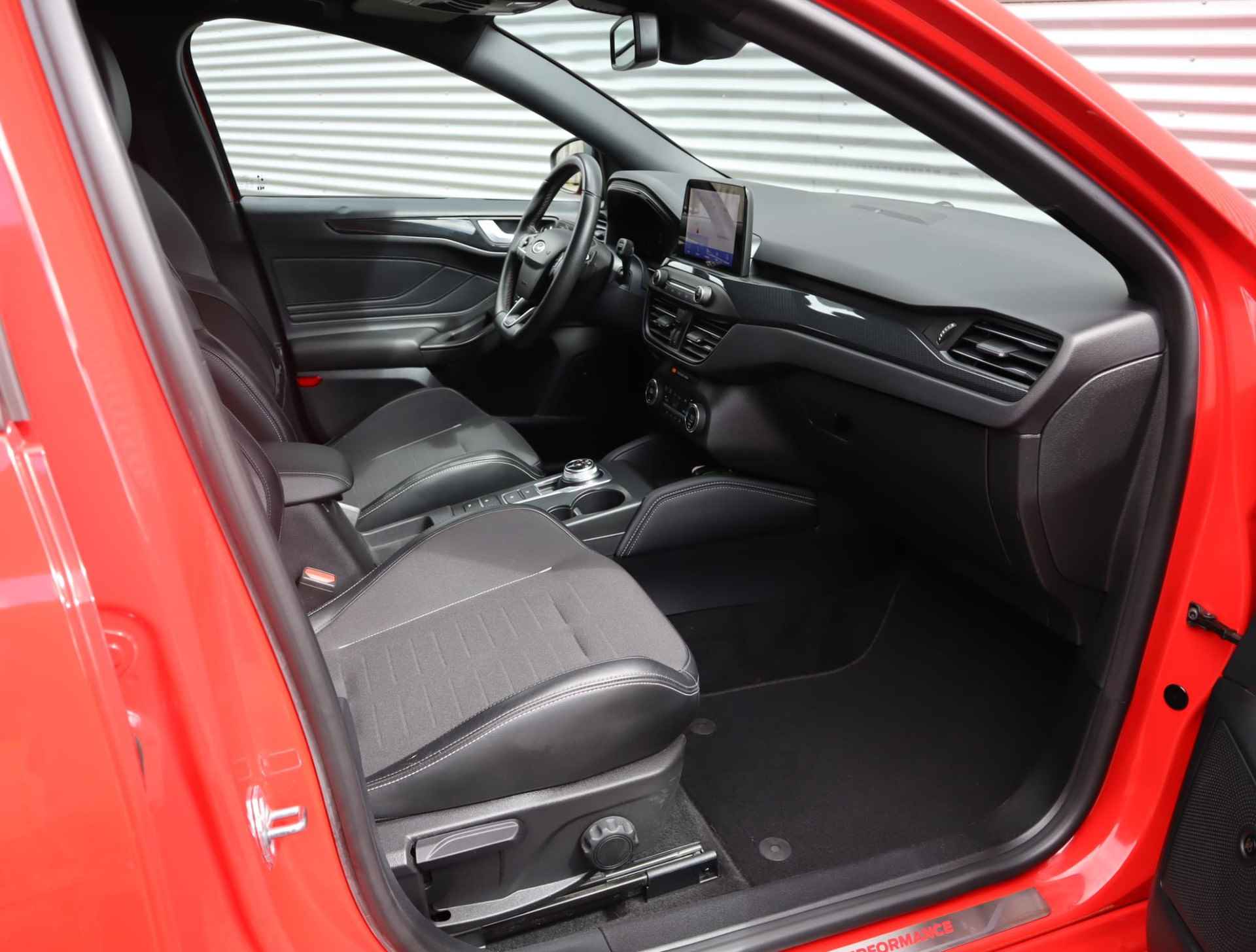 Ford Focus Wagon 2.3 EcoBoost ST-3 Automaat | Panorama-dak | Cruise Control Adaptieve | BLIS | B&O |  Stoel, Stuur en Voorruitverwarming | Perfect Onderhouden | UNIEK! - 48/62