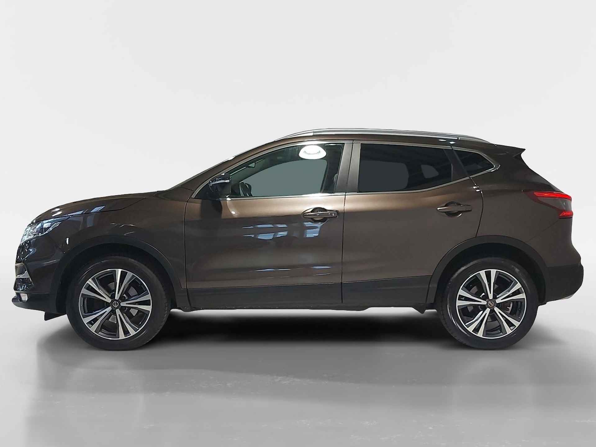 Nissan Qashqai 1.2 N-Connecta | Panorama dak | 360-Camera | Parkeersensoren | Trekhaak | Cruise control | Navigatie | Apple Carplay/Android auto | Bluetooth | Automatische regen/lichtsensor | Elektrische zijspiegels + ramen | - 2/49