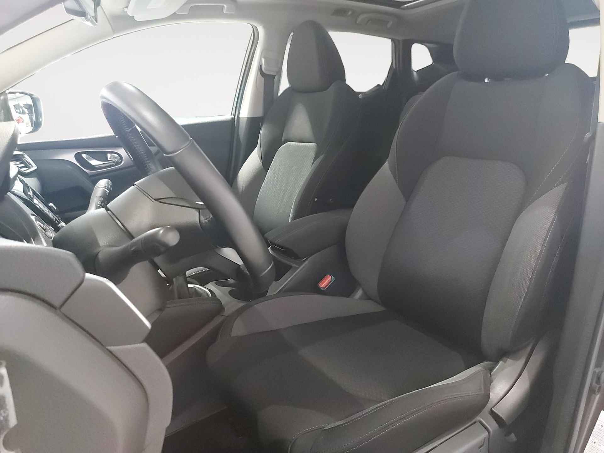 Nissan Qashqai 1.2 N-Connecta | Panorama dak | 360-Camera | Parkeersensoren | Trekhaak | Cruise control | Navigatie | Apple Carplay/Android auto | Bluetooth | Automatische regen/lichtsensor | Elektrische zijspiegels + ramen | - 23/49