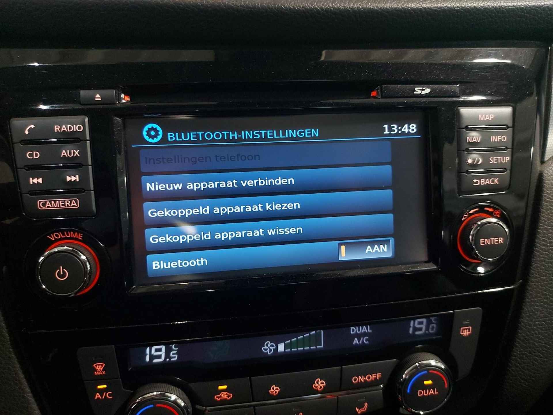 Nissan Qashqai 1.2 N-Connecta | Panorama dak | 360-Camera | Parkeersensoren | Trekhaak | Cruise control | Navigatie | Apple Carplay/Android auto | Bluetooth | Automatische regen/lichtsensor | Elektrische zijspiegels + ramen | - 35/49