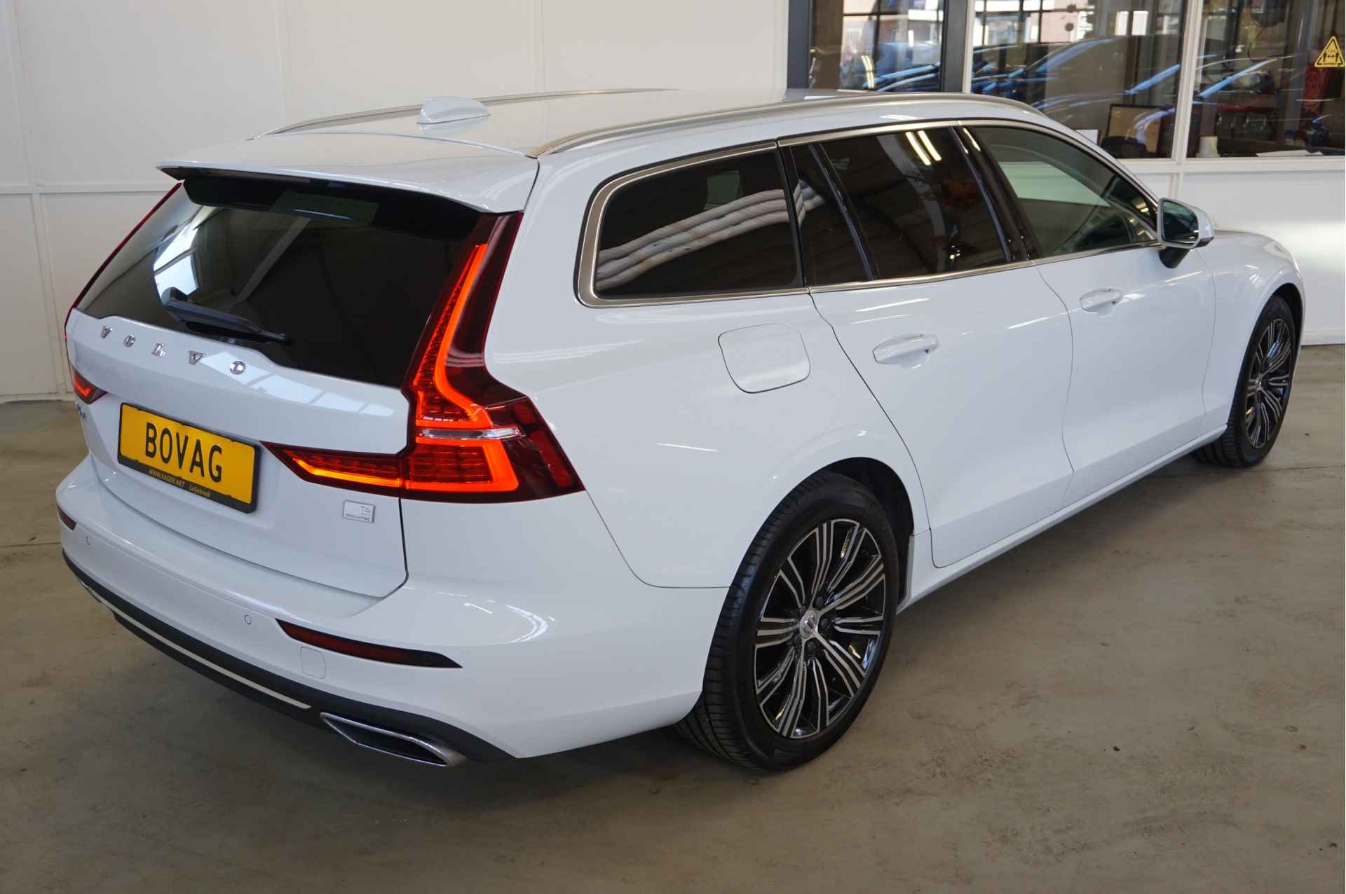 Volvo V60 2.0 T6 Recharge AWD Inscription Trekhaak - Pilot Assist - 48/57