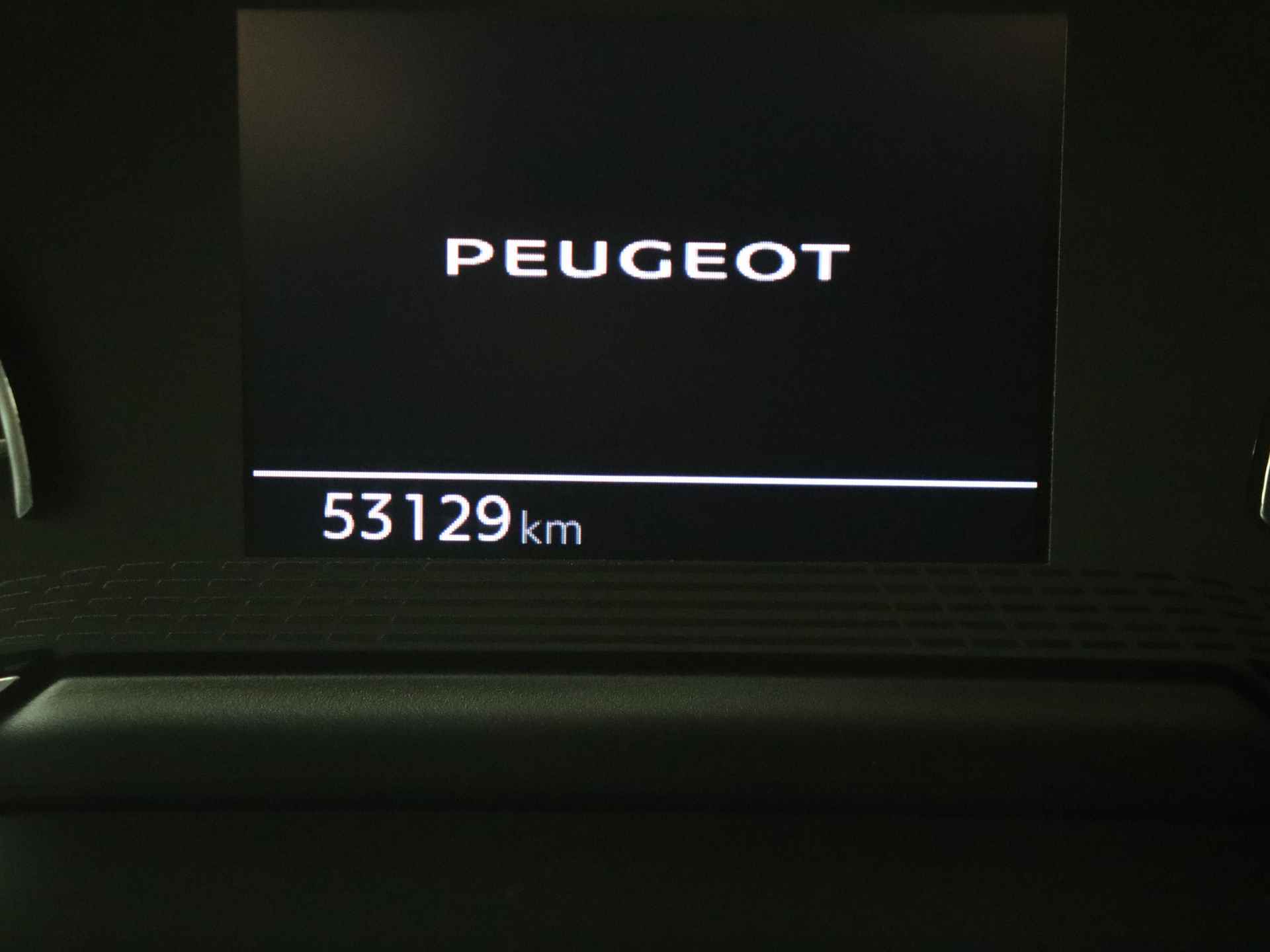 Peugeot 2008 1.2 PureTechStyle | Navigatie | Parkeerhulp | Apple Carplay | Climate Control | - 9/35