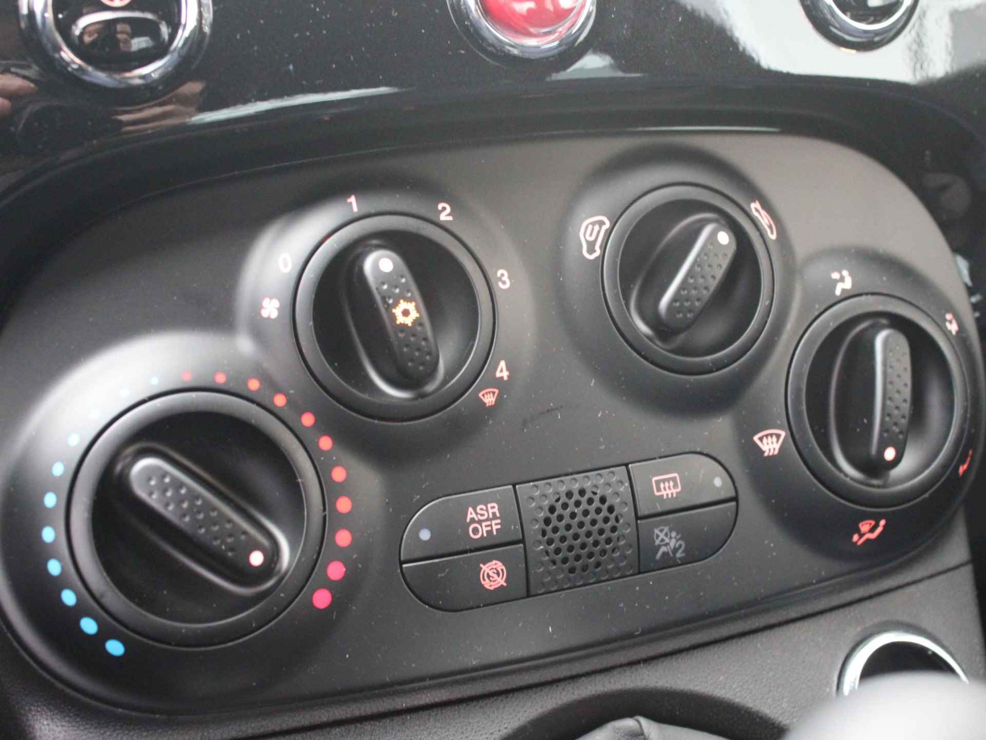 Fiat 500 Hybrid Club | Airco | PDC | Priv. glass | Apple Carplay | Chrome | 15" - 6/18