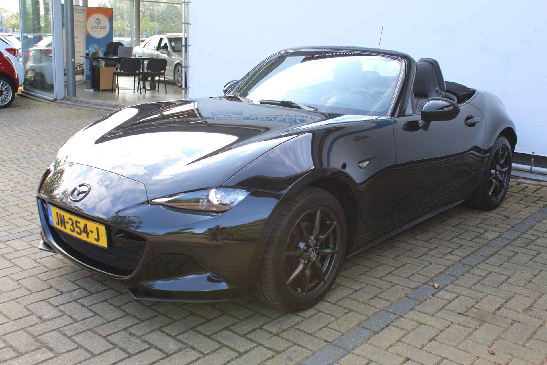 Mazda MX-5 1.5 SkyActiv-G 131 GT-M | Incl. 1 jaar Garantie | 2e Eigenaar | Stoelverwarming | Keyless entry/start | BOSE Audiosysteem | Cruise controle | Navigatie | Airco | Lane assist | Apple CarPlay/Android auto | Lederen bekleding | 16 Inch LMV | Origineel NL auto | NAP | - 10/57