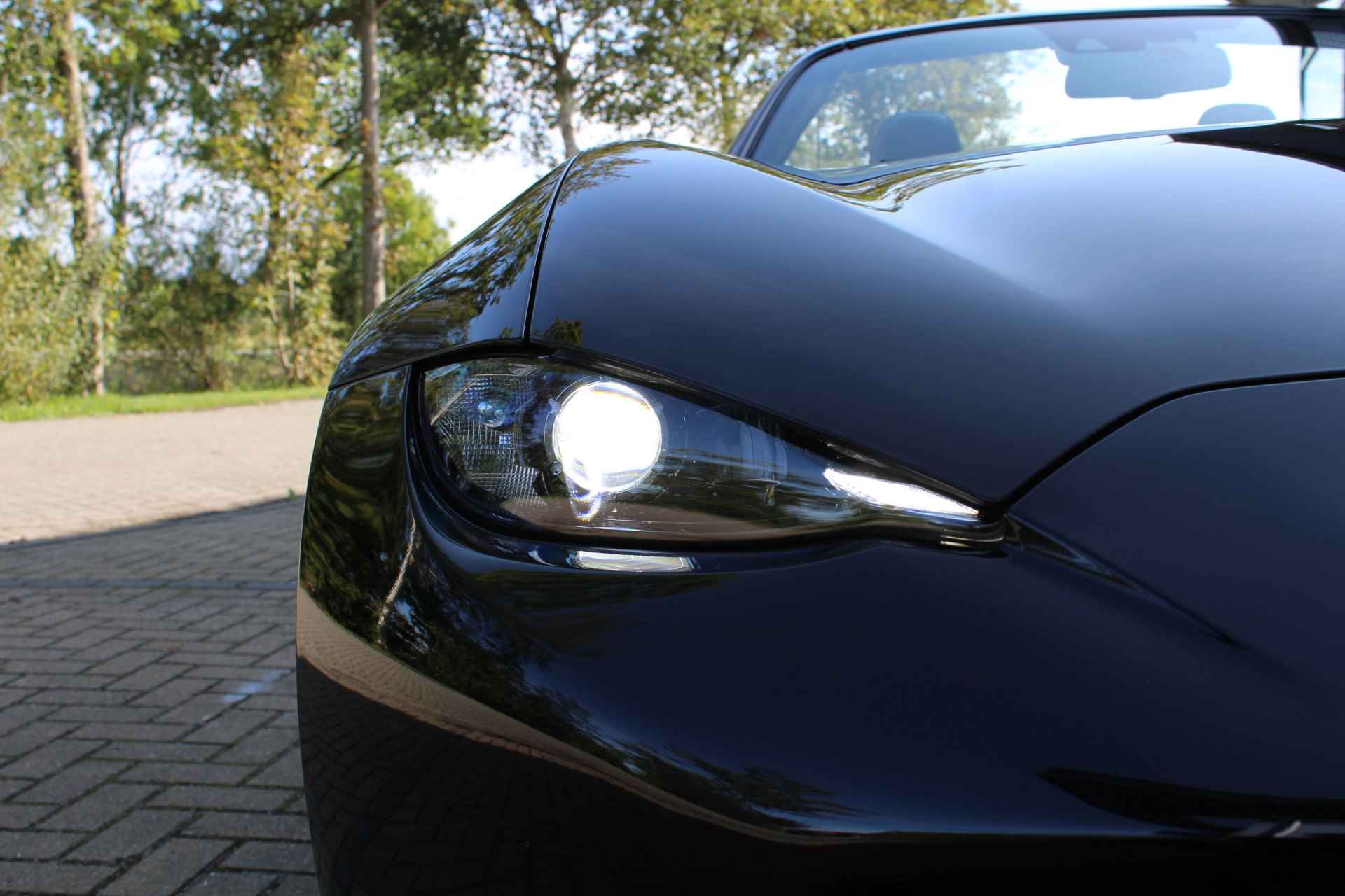 Mazda MX-5 1.5 SkyActiv-G 131 GT-M | Incl. 1 jaar Garantie | 2e Eigenaar | Stoelverwarming | Keyless entry/start | BOSE Audiosysteem | Cruise controle | Navigatie | Airco | Lane assist | Apple CarPlay/Android auto | Lederen bekleding | 16 Inch LMV | Origineel NL auto | NAP | - 22/57