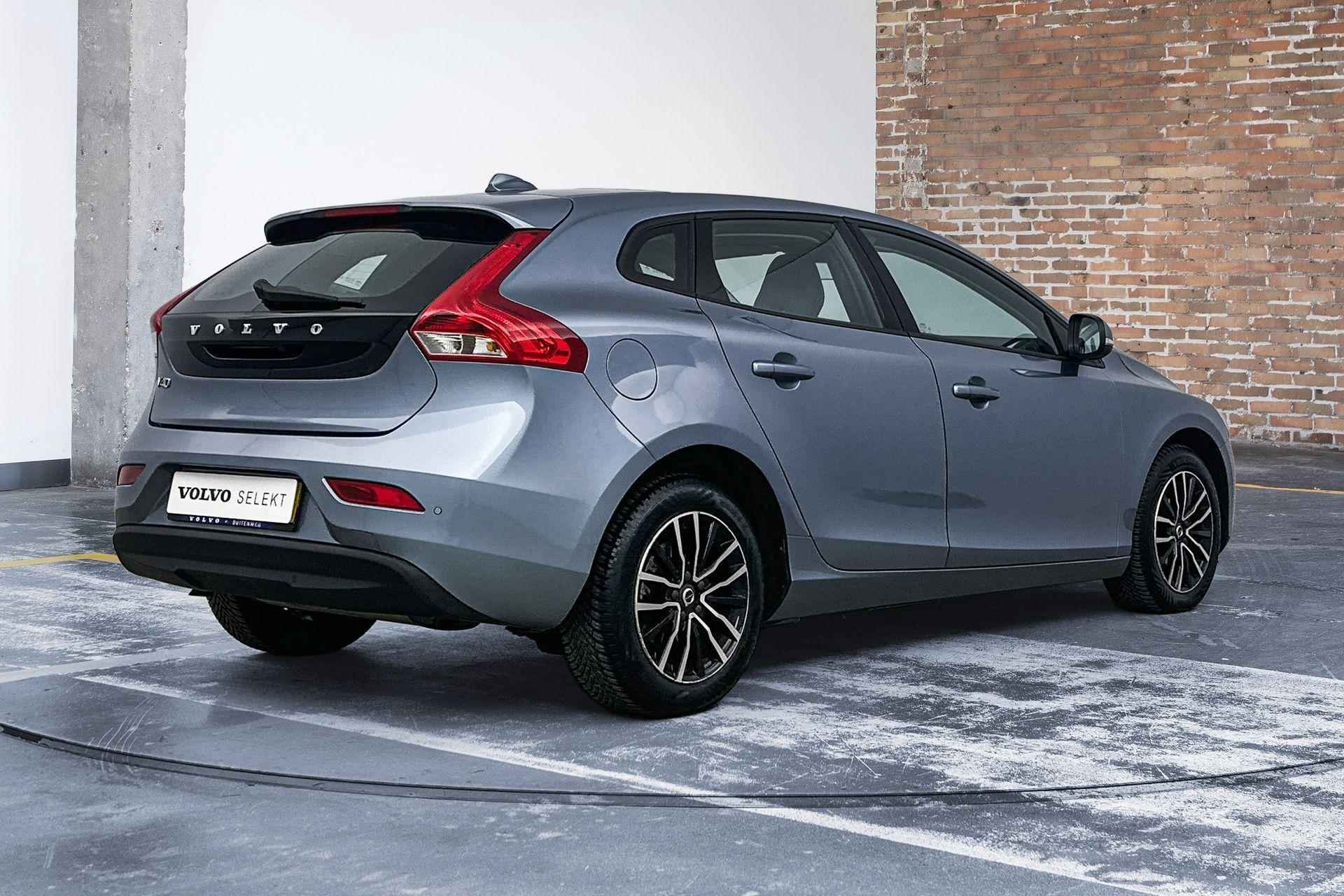 Volvo V40 T2 Nordic+ | Stoelverwarming | Panoramadak | Parkeersensoren | Parkeercamera | Volvo on Call | Parkeerverwarming | Navigatie | - 3/27