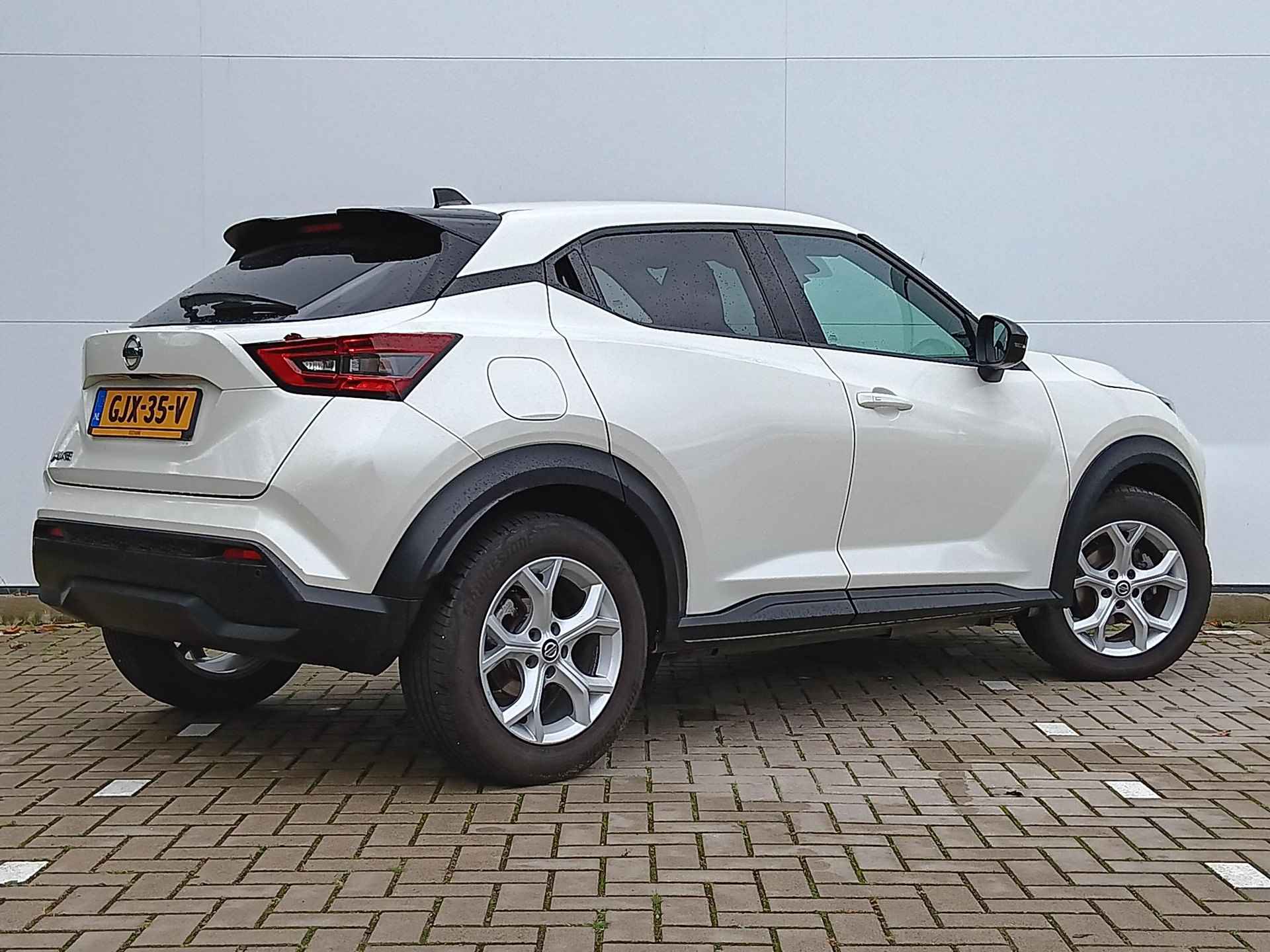 Nissan Juke 1.0 DIG-T 114 N-Connecta Climate Control / Parkeersensoren + Camera / Lichtmetalen Velgen / Privacy Glass / Connected Services / LED / DAB - 3/31