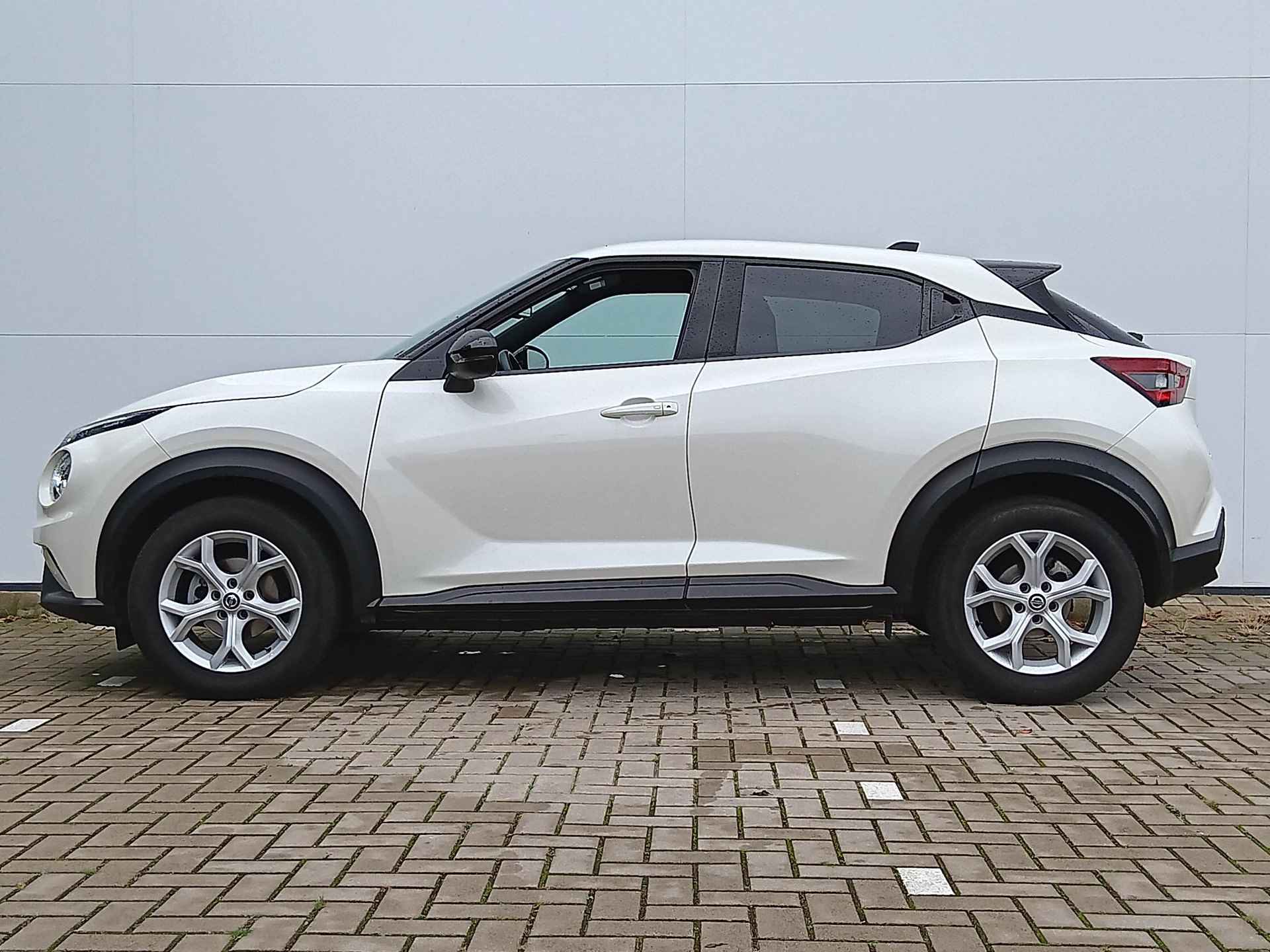 Nissan Juke 1.0 DIG-T 114 N-Connecta Climate Control / Parkeersensoren + Camera / Lichtmetalen Velgen / Privacy Glass / Connected Services / LED / DAB - 29/31