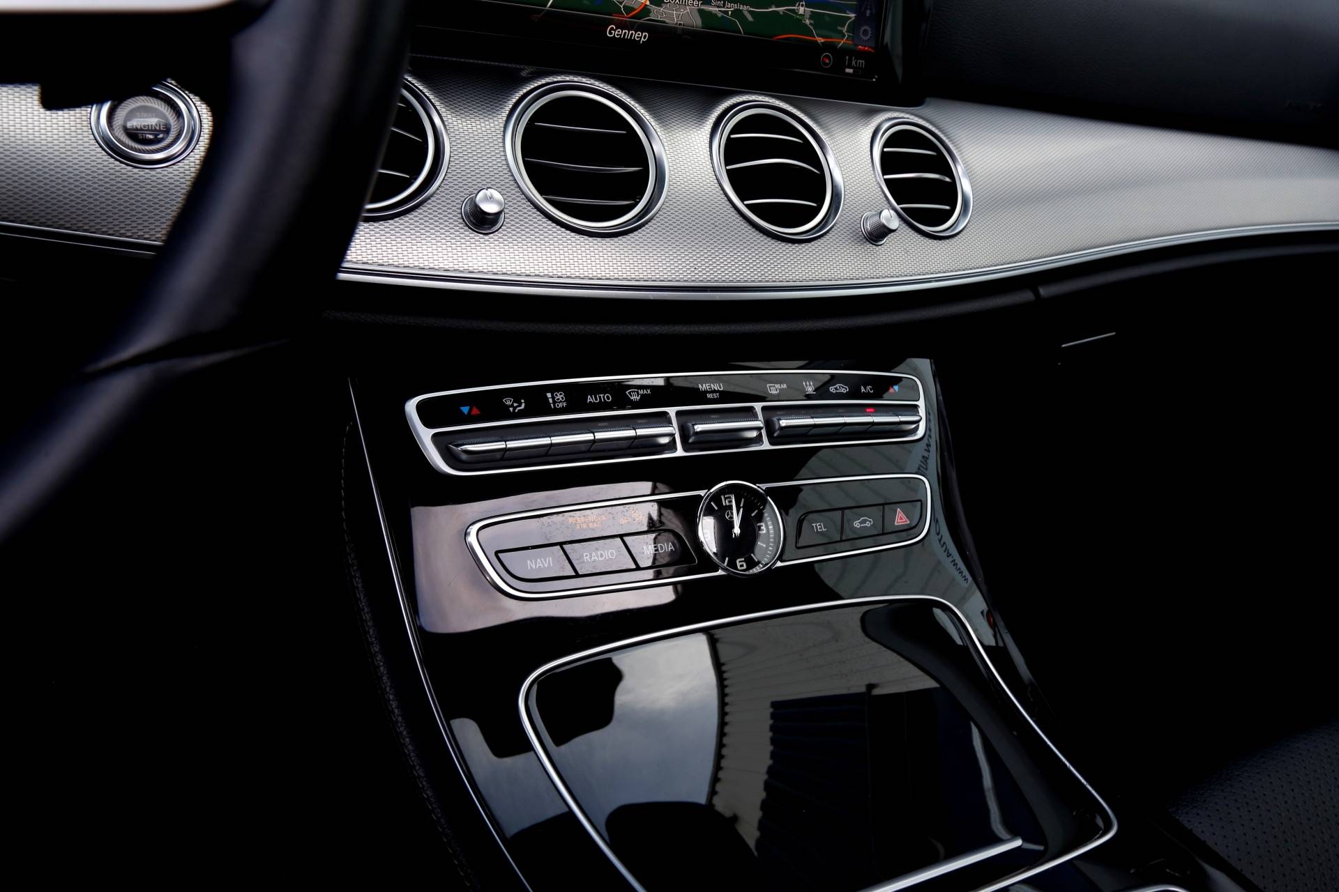 Mercedes-Benz E-Klasse Estate 300 de Premium Plus Plug in Hybride 9-G Aut.*BTW*Perfect MB Onderh.*Panodak/Leder/Stoelverw./Burmester/ACC/Xenon/LED/Elek - 20/61