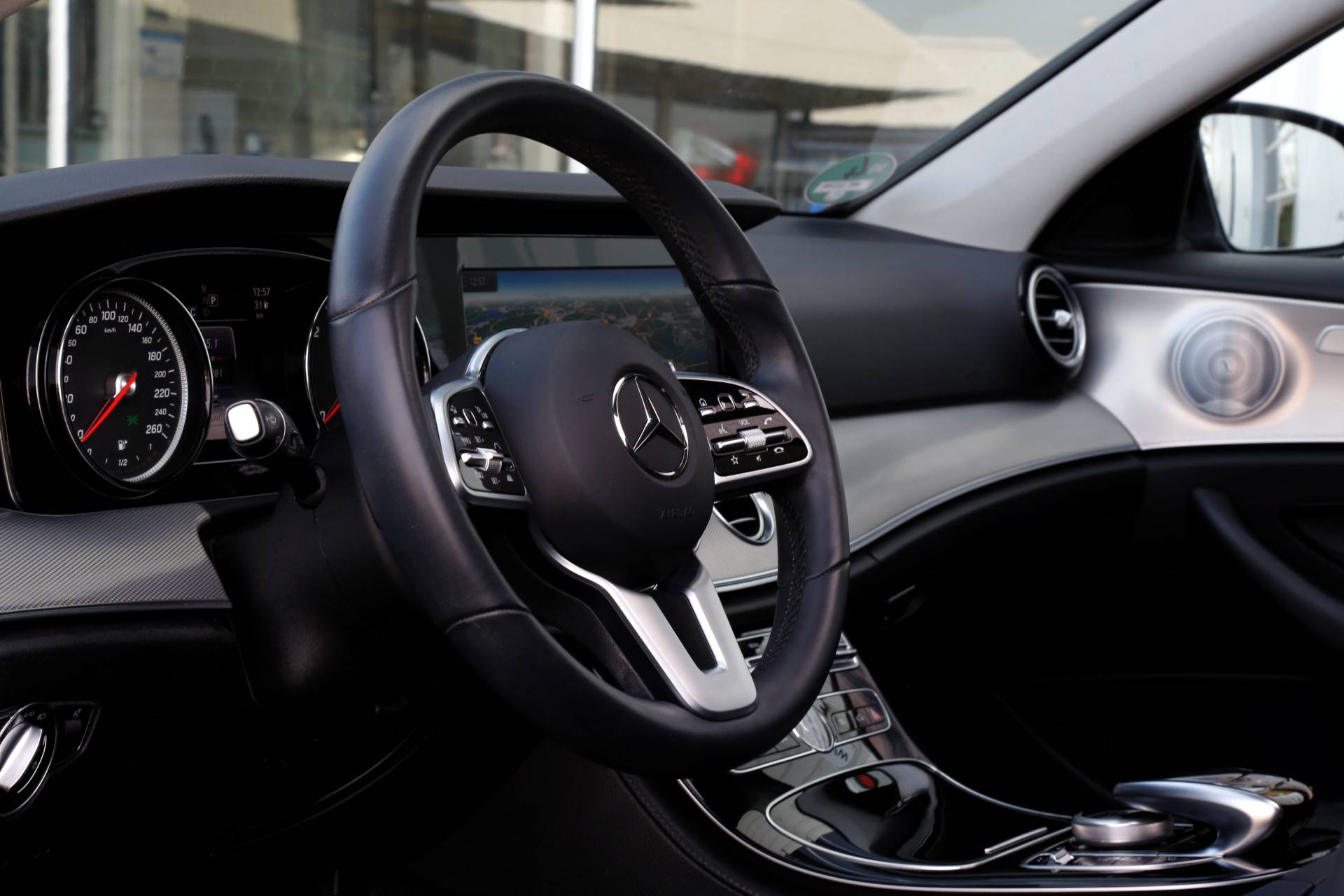 Mercedes-Benz E-Klasse Estate 300 de Premium Plus Plug in Hybride 9-G Aut.*BTW*Perfect MB Onderh.*Panodak/Leder/Stoelverw./Burmester/ACC/Xenon/LED/Elek - 27/61