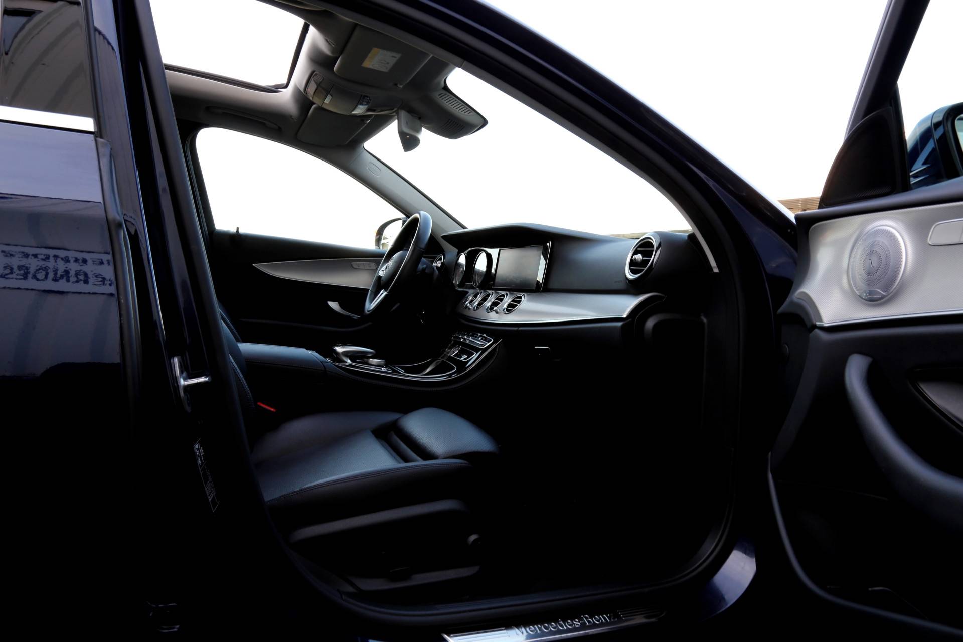Mercedes-Benz E-Klasse Estate 300 de Premium Plus Plug in Hybride 9-G Aut.*BTW*Perfect MB Onderh.*Panodak/Leder/Stoelverw./Burmester/ACC/Xenon/LED/Elek - 28/61