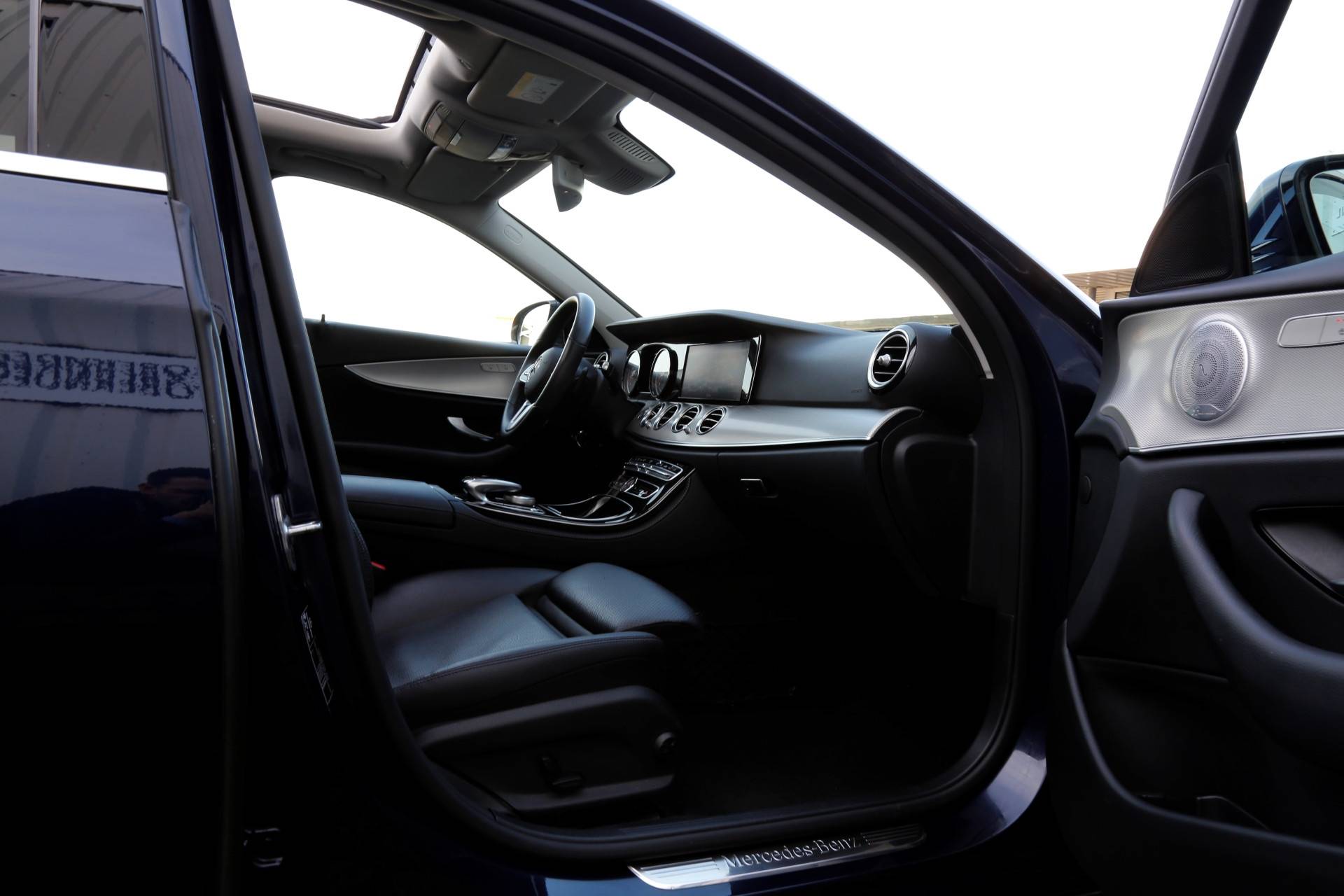 Mercedes-Benz E-Klasse Estate 300 de Premium Plus Plug in Hybride 9-G Aut.*BTW*Perfect MB Onderh.*Panodak/Leder/Stoelverw./Burmester/ACC/Xenon/LED/Elek - 32/61