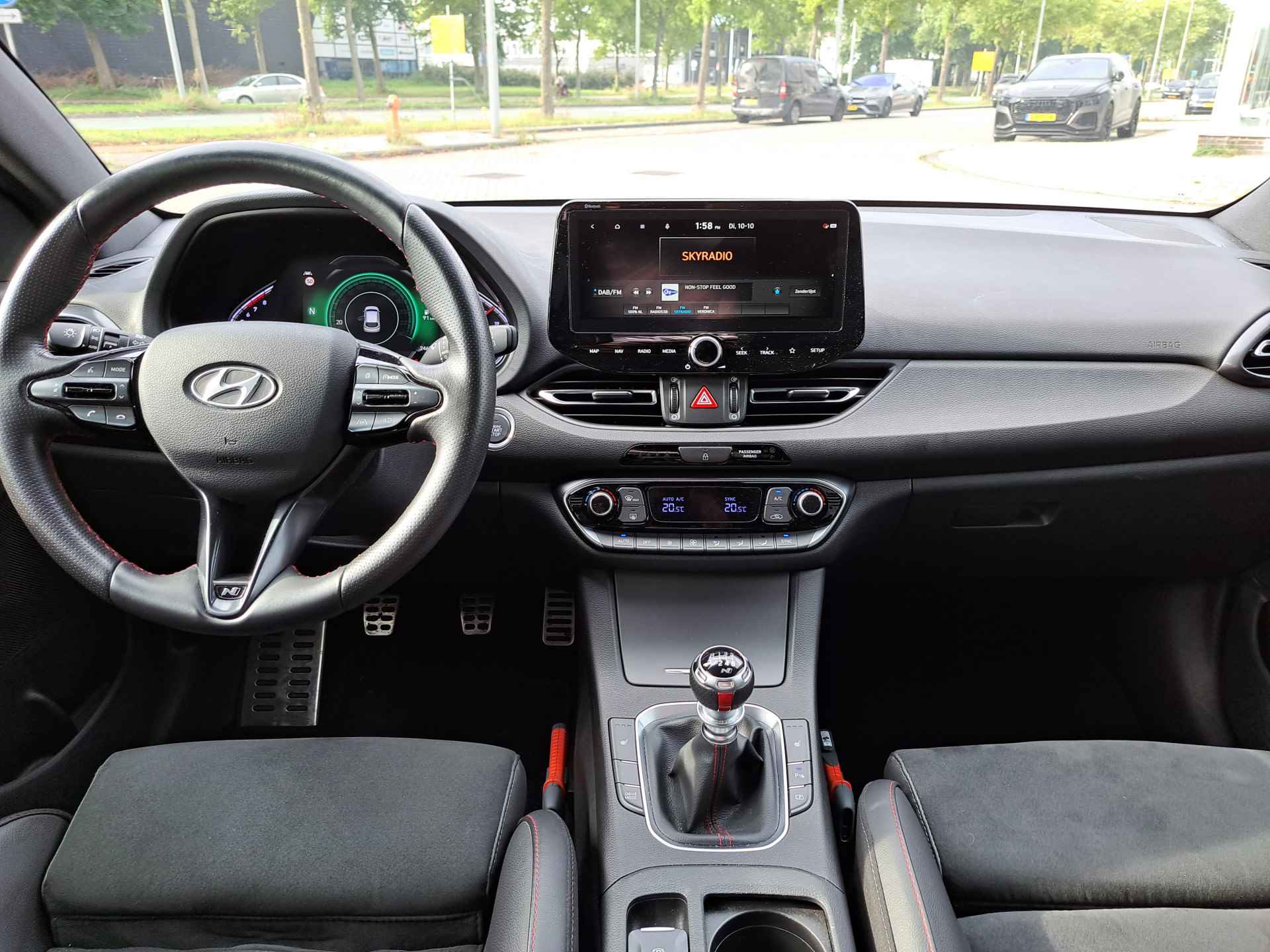 Hyundai i30 Wagon 1.5 T-GDi MHEV N Line | Alcantara interieur | Climate Control | Navigatie/ Apple Carplay - Android auto | Achteruitrijcamera | Lane assist - 14/30