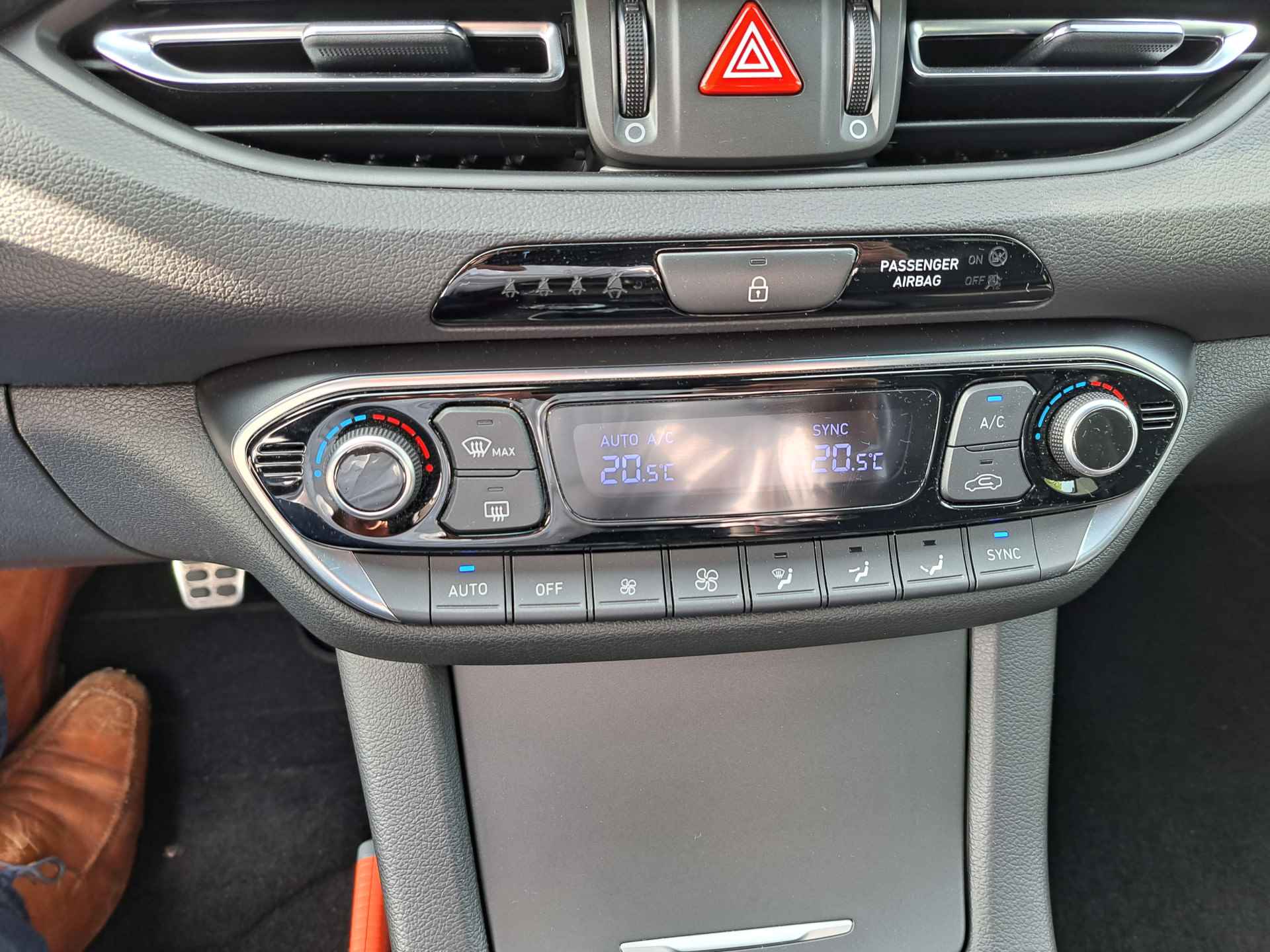 Hyundai i30 Wagon 1.5 T-GDi MHEV N Line | Alcantara interieur | Climate Control | Navigatie/ Apple Carplay - Android auto | Achteruitrijcamera | Lane assist - 24/30