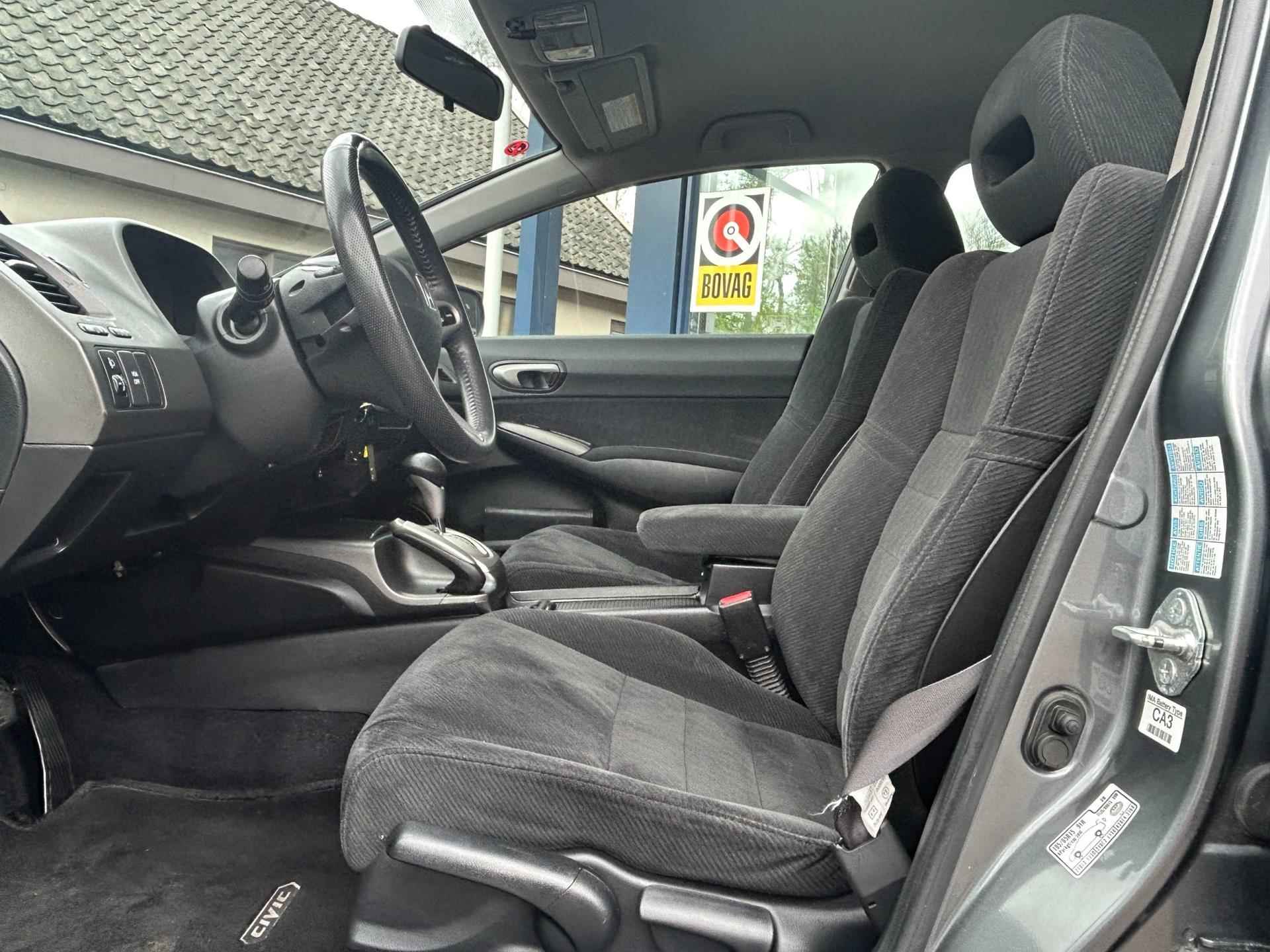 Honda Civic 1.3 Hybrid Aut. Navi Clima Cruise Park.Sens Bluetooth Stoelverw. Isofix LM-Velgen NAP NL-Auto Dealeronderhouden! - 17/30