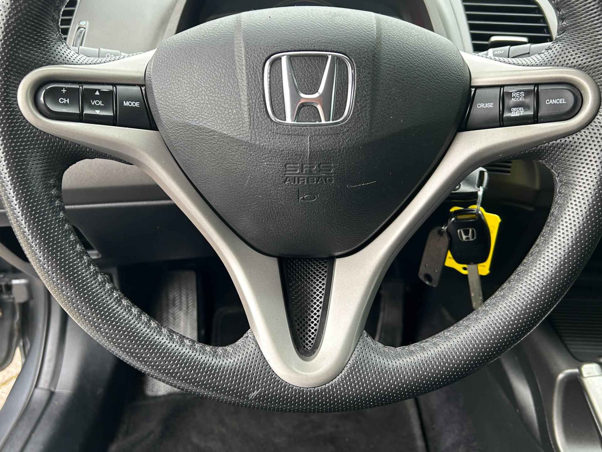 Honda Civic 1.3 Hybrid Aut. Navi Clima Cruise Park.Sens Bluetooth Stoelverw. Isofix LM-Velgen NAP NL-Auto Dealeronderhouden! - 24/30
