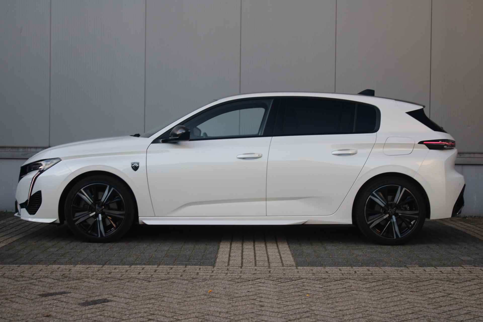 Peugeot 308 1.6 HYbrid 225 GT Pack Business | FOCAL | AFNEEMBARE TREKHAAK | FULL LED | ELEKTR. STOELEN | 360 GRADEN CAMERA | - 15/30