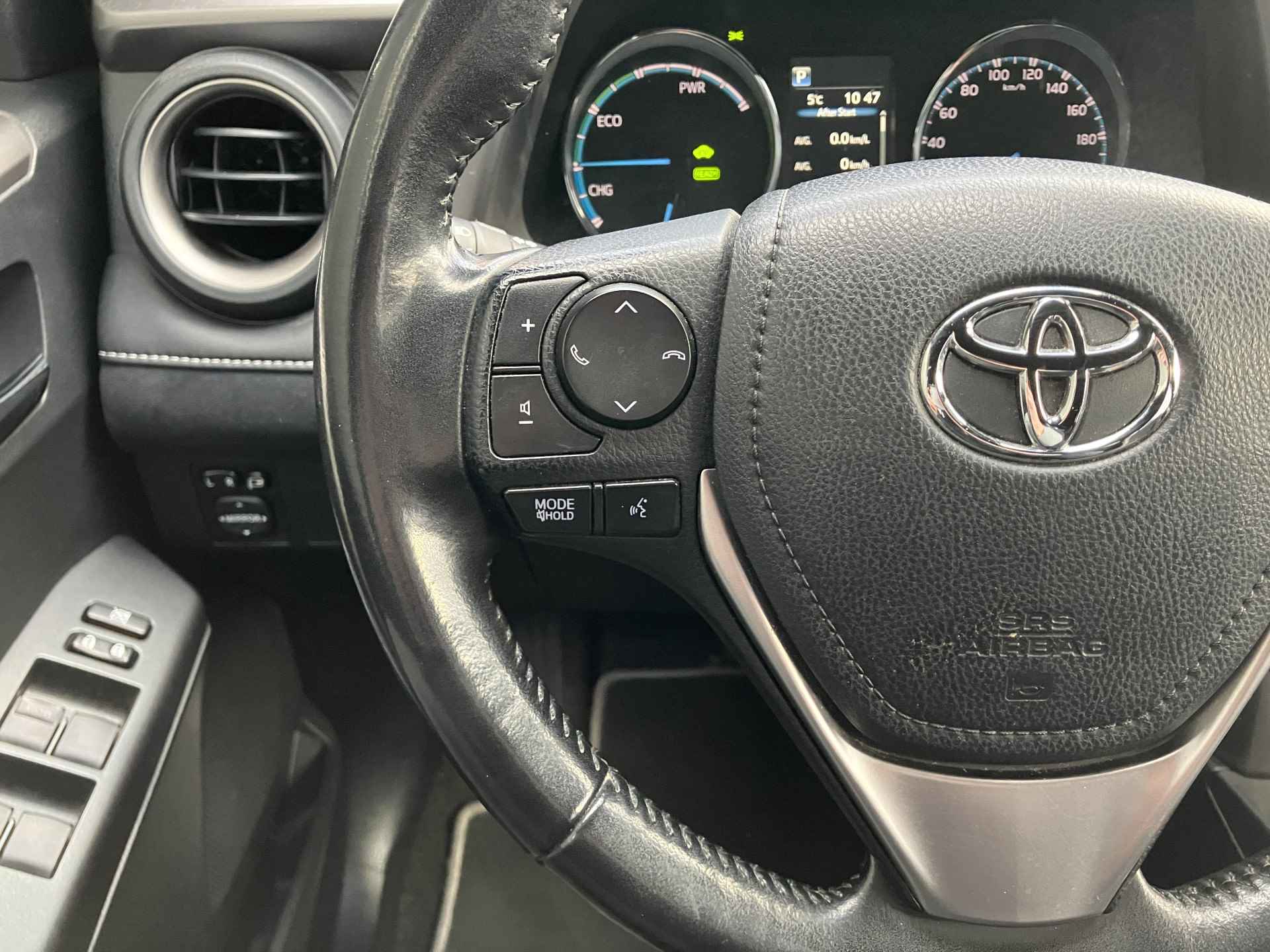 Toyota RAV4 2.5 Hybrid AWD 198 pk Style AUT. | navigatie | trekhaak | adaptieve cruise | elektr. a. klep | leder alcantara interieur - 26/38