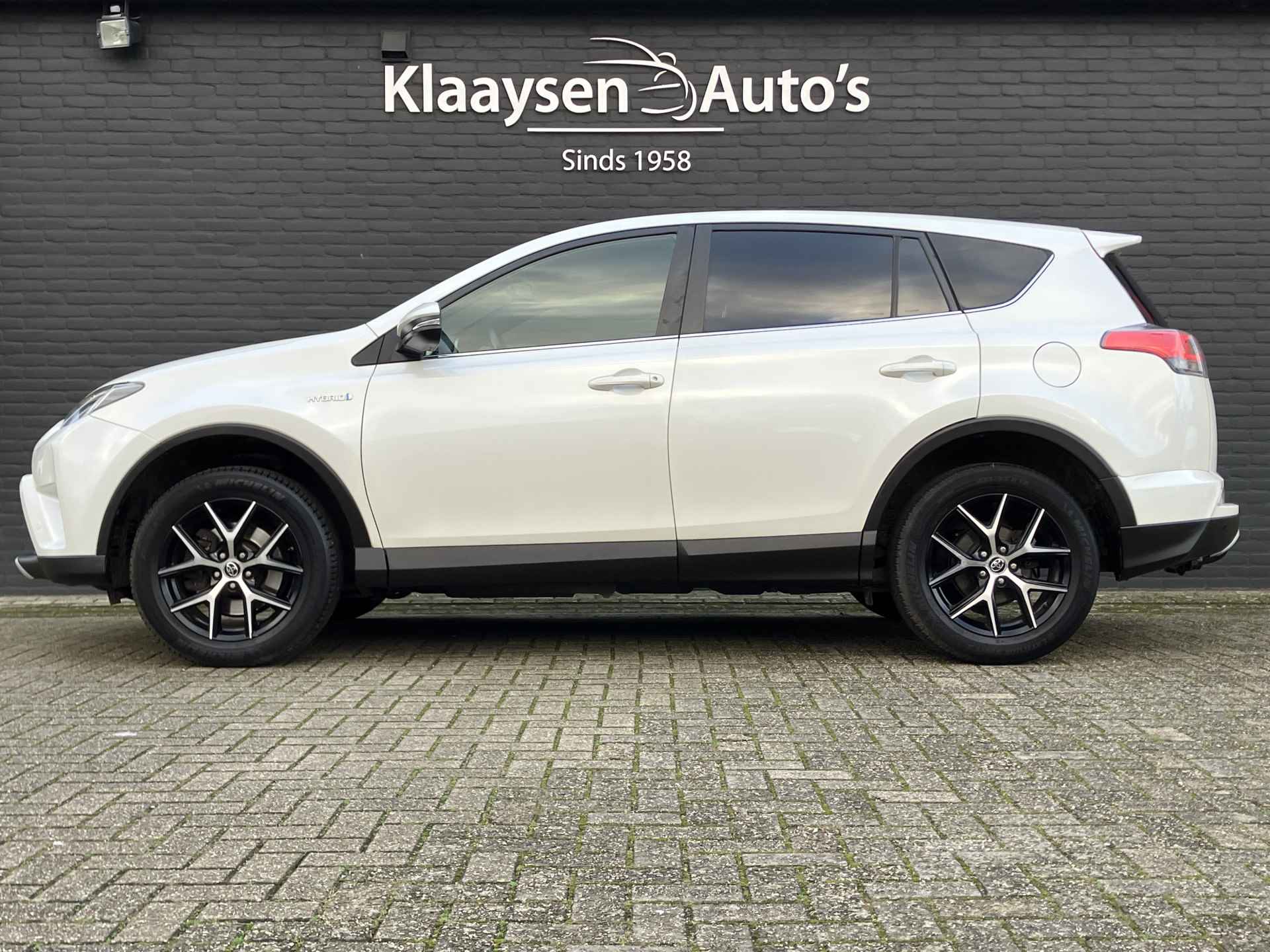 Toyota RAV4 2.5 Hybrid AWD 198 pk Style AUT. | navigatie | trekhaak | adaptieve cruise | elektr. a. klep | leder alcantara interieur - 9/38