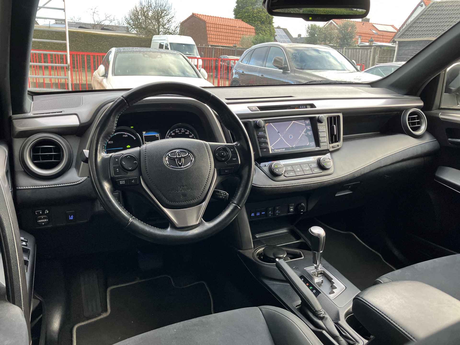 Toyota RAV4 2.5 Hybrid AWD 198 pk Style AUT. | navigatie | trekhaak | adaptieve cruise | elektr. a. klep | leder alcantara interieur - 15/38