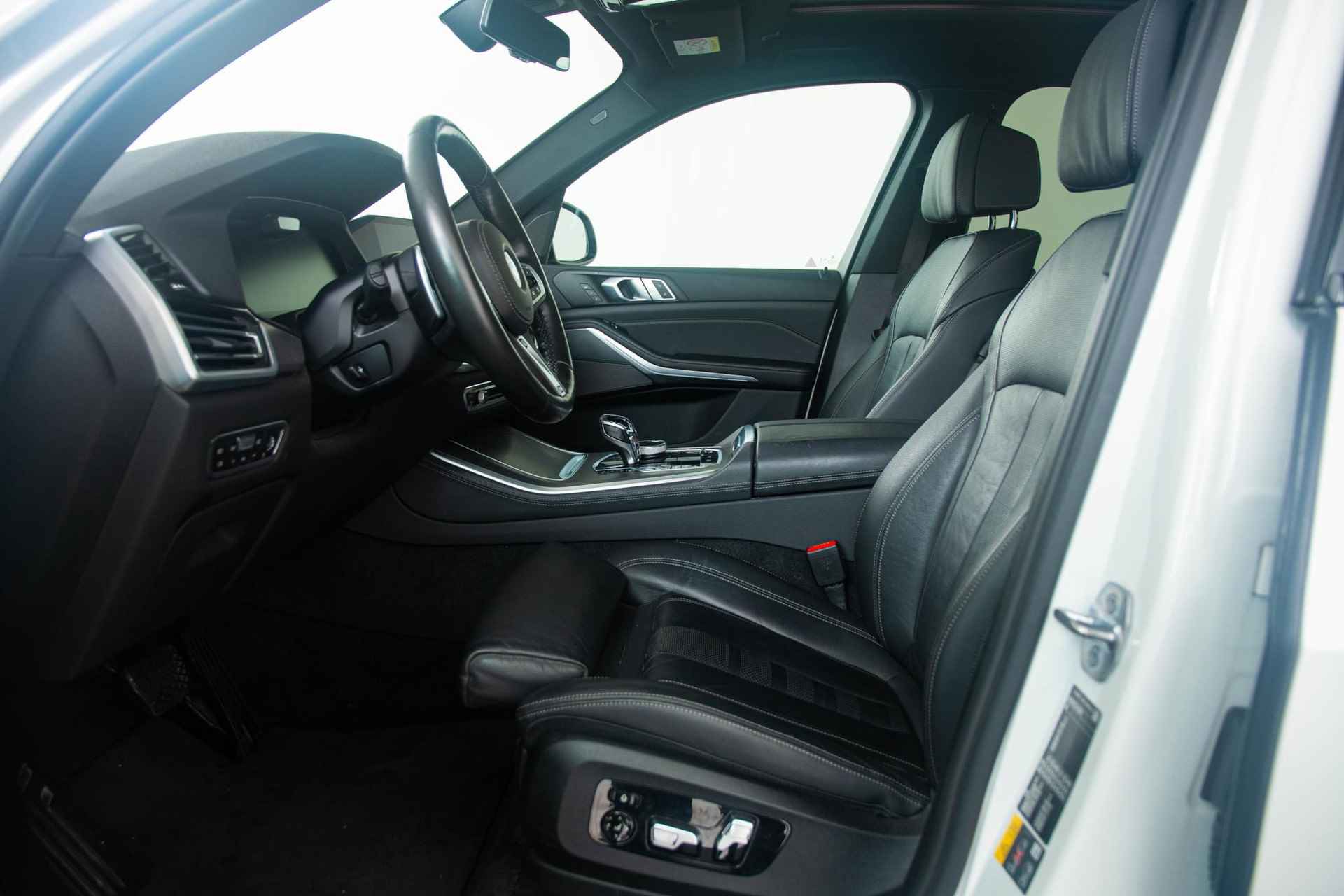 BMW X5 xDrive45e High Executive Panoramadak - Comfort Access - Trekhaak - Laserlight - Parking Assistant Plus - Driving Assistant Pro - Harman Kardon - Luchtvering - Warmte Comfort Pack - 4/45