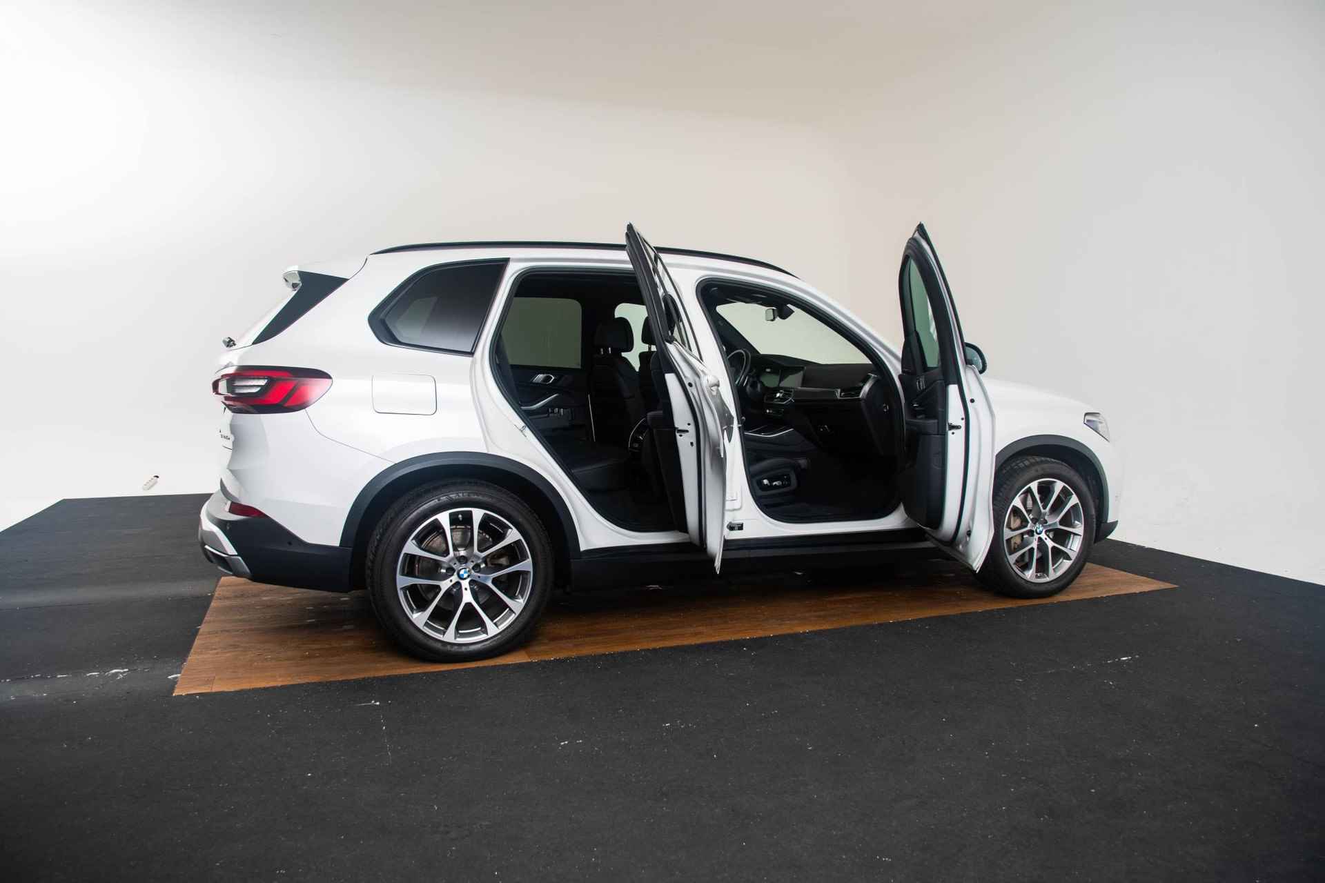 BMW X5 xDrive45e High Executive Panoramadak - Comfort Access - Trekhaak - Laserlight - Parking Assistant Plus - Driving Assistant Pro - Harman Kardon - Luchtvering - Warmte Comfort Pack - 7/45