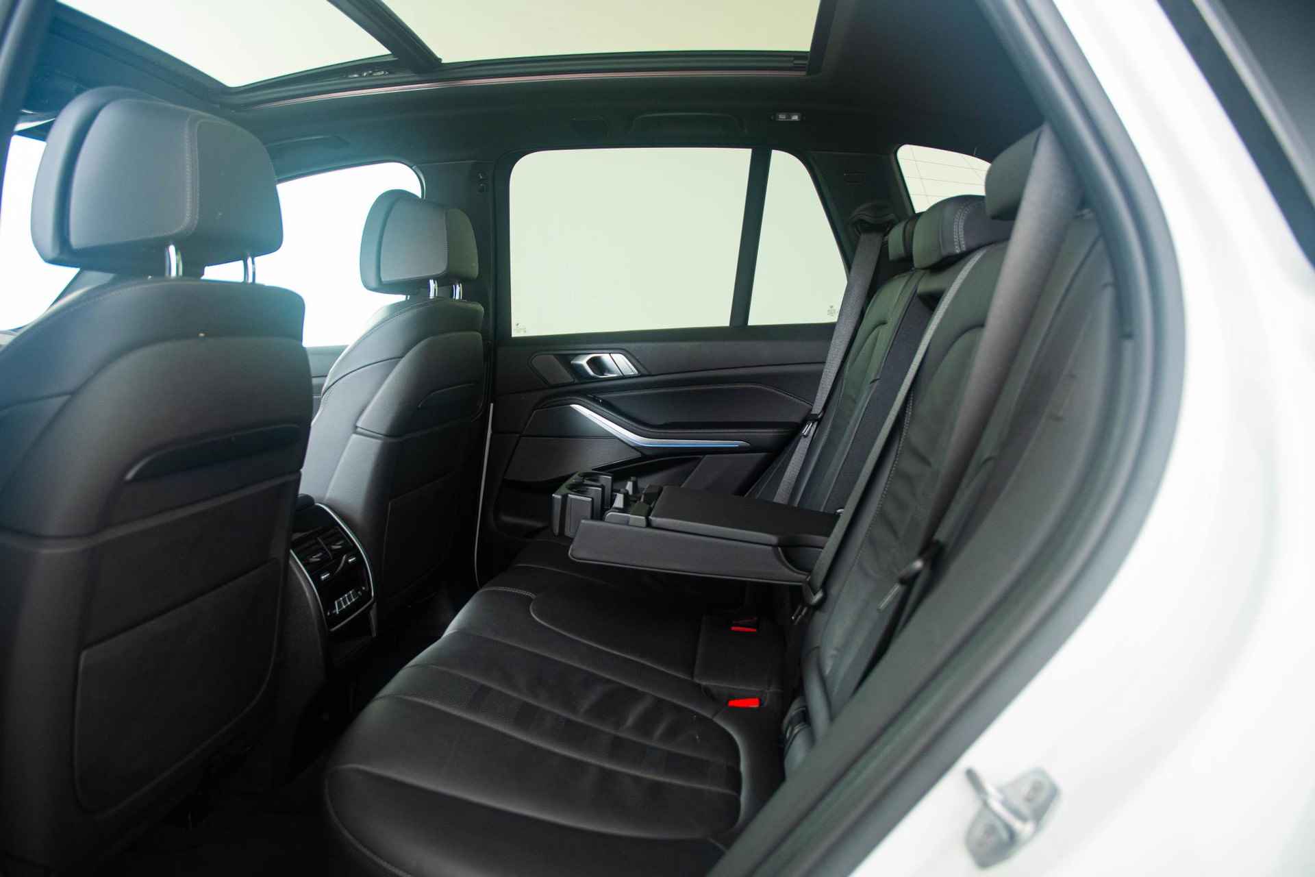 BMW X5 xDrive45e High Executive Panoramadak - Comfort Access - Trekhaak - Laserlight - Parking Assistant Plus - Driving Assistant Pro - Harman Kardon - Luchtvering - Warmte Comfort Pack - 13/45