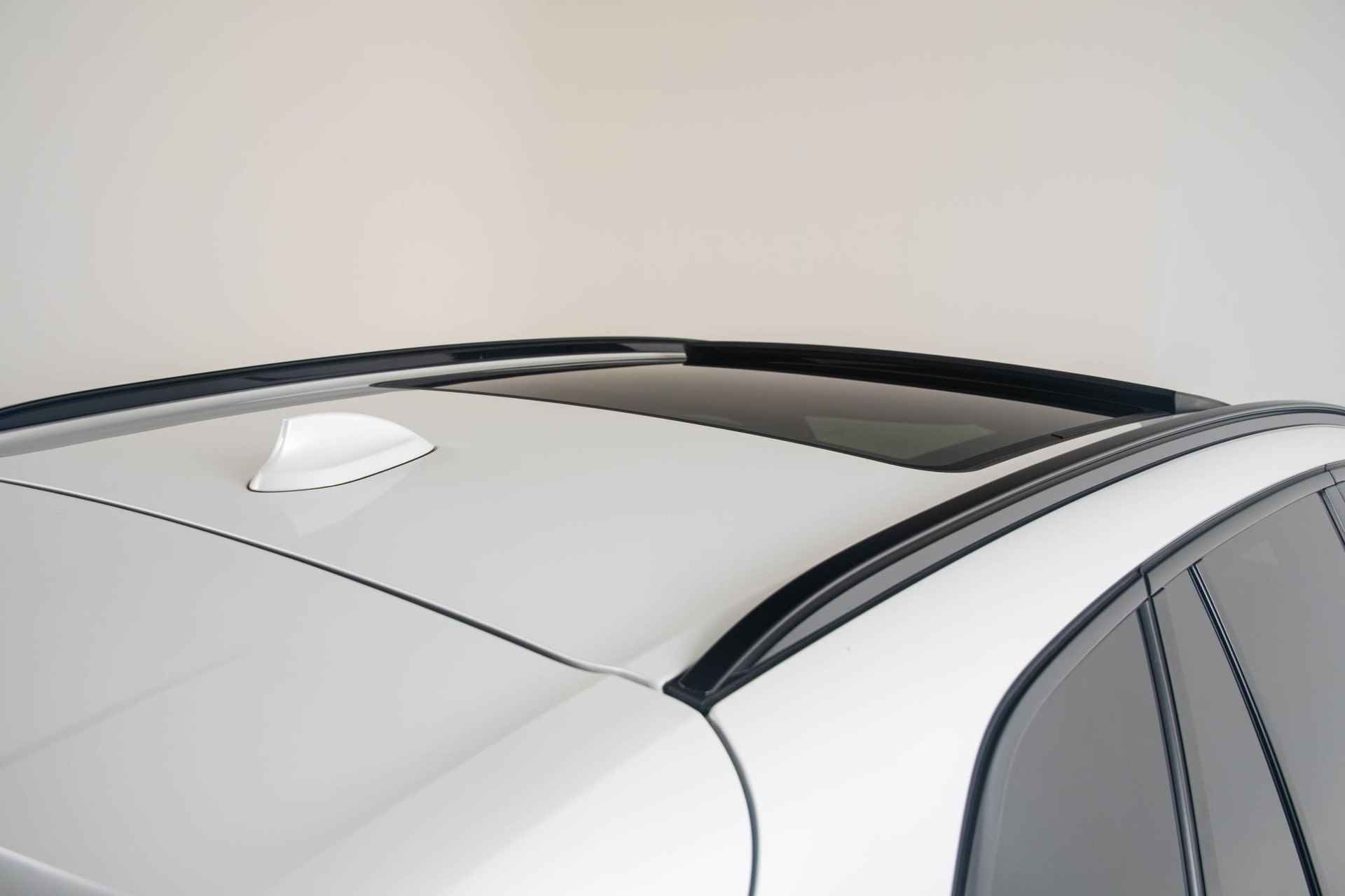 BMW X5 xDrive45e High Executive Panoramadak - Comfort Access - Trekhaak - Laserlight - Parking Assistant Plus - Driving Assistant Pro - Harman Kardon - Luchtvering - Warmte Comfort Pack - 17/45