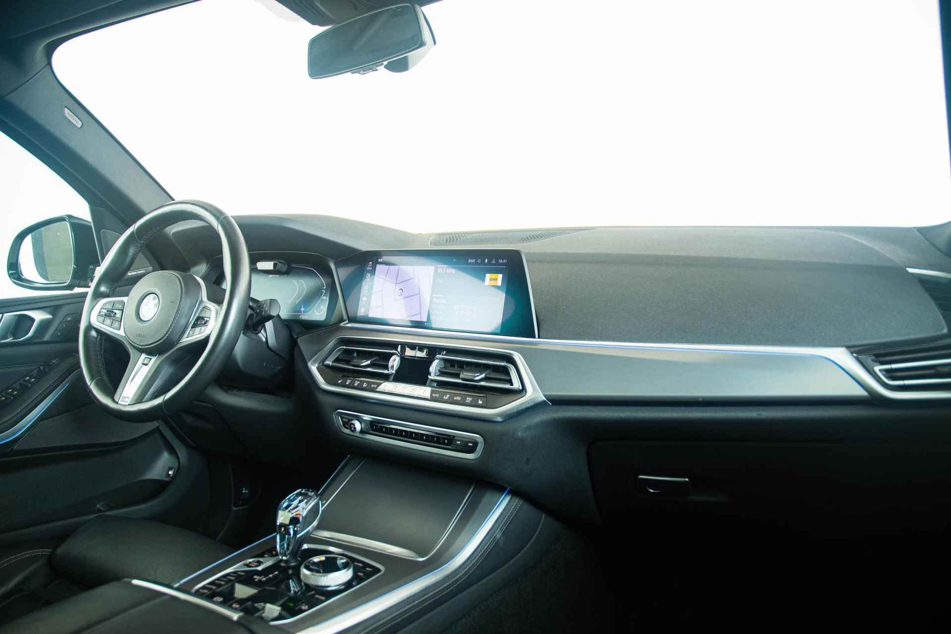 BMW X5 xDrive45e High Executive Panoramadak - Comfort Access - Trekhaak - Laserlight - Parking Assistant Plus - Driving Assistant Pro - Harman Kardon - Luchtvering - Warmte Comfort Pack - 38/45