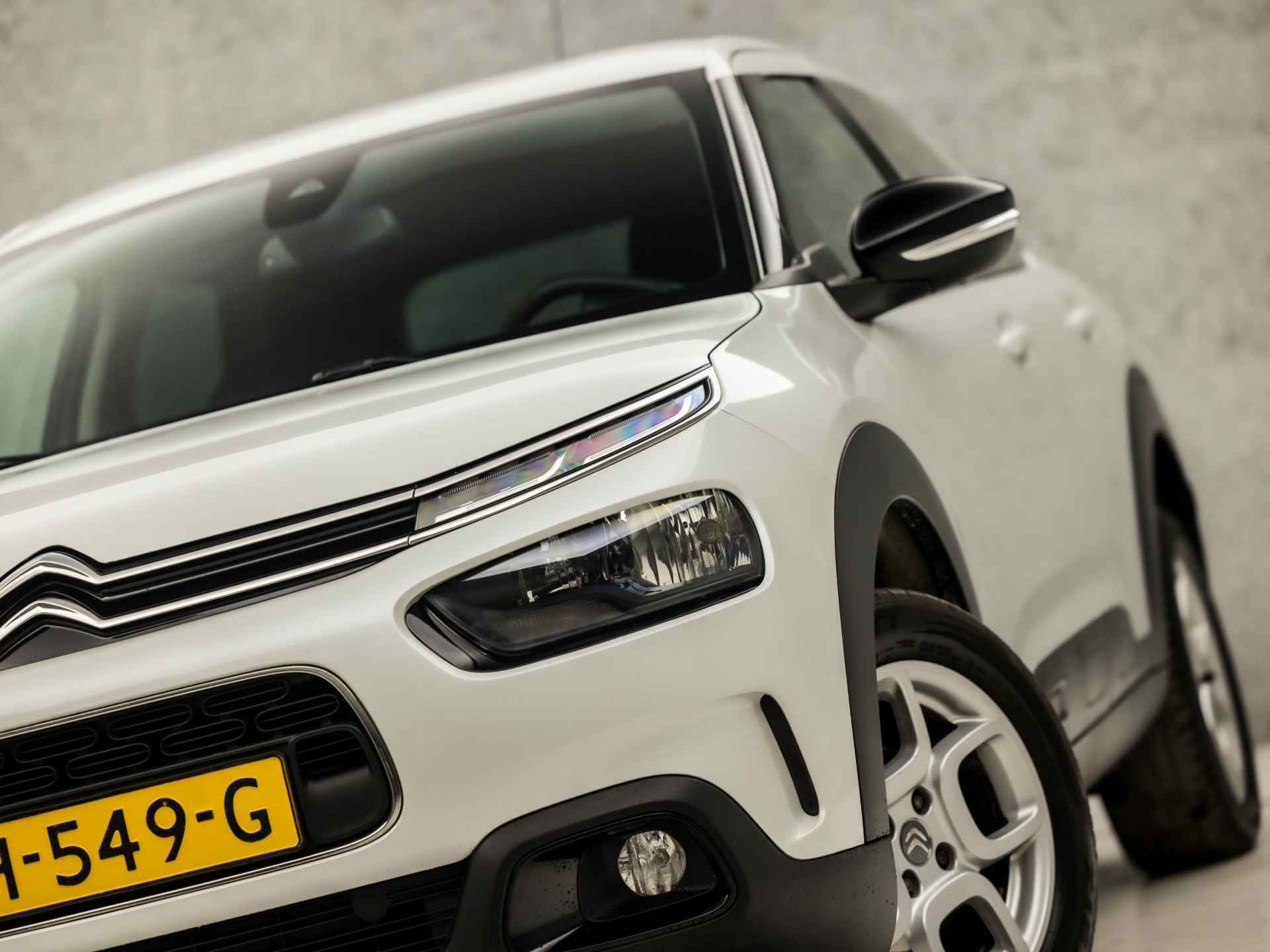 Citroën C4 Cactus 1.2 PureTech Sport (APPLE CARPLAY, NAVIGATIE, DIGITAL COCKPIT, GETINT GLAS, SPORTSTOELEN, LM VELGEN, LANE ASSIST, CRUISE, DAB+, NIEUWSTAAT) - 10/36