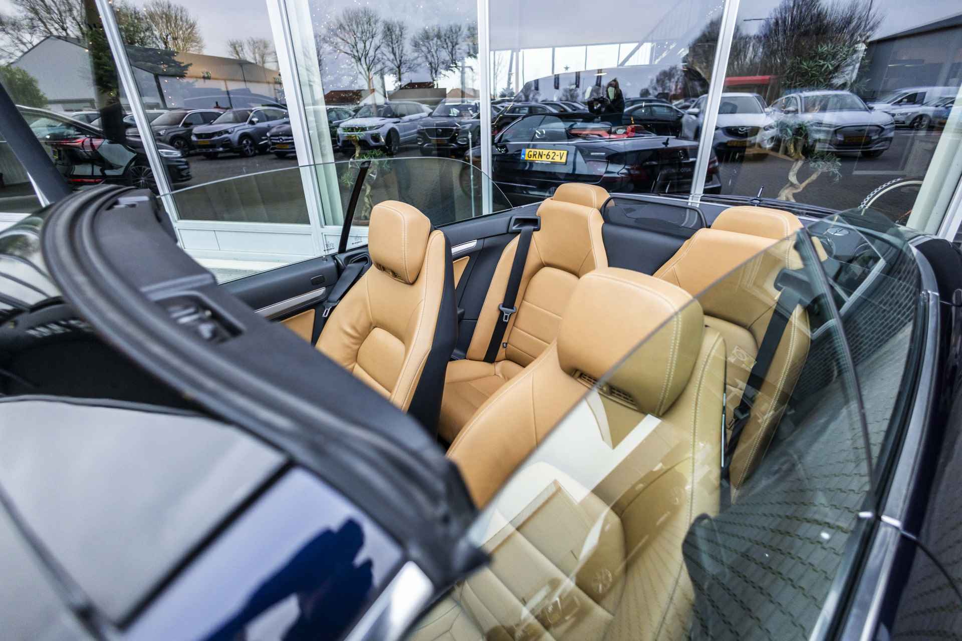 Mercedes-Benz E-Klasse Cabrio 200 CGI Avantgarde | Unieke staat | Bi-Xenon | Volleder | Nekverwarming - 28/38