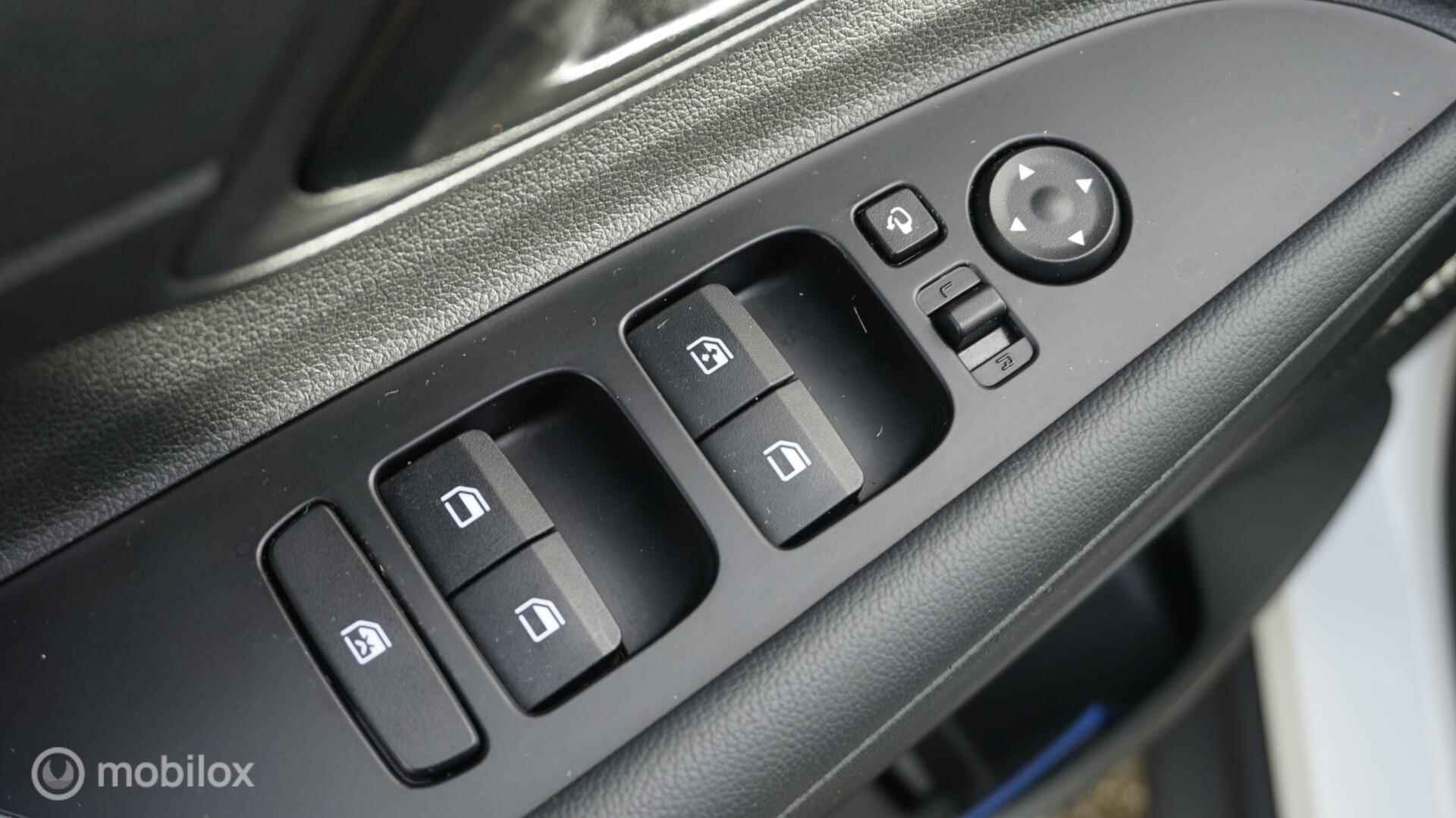 Hyundai Bayon 1.0 T-GDI Premium Navi | 17 inch velgen | Climate Control | Camera - 26/35
