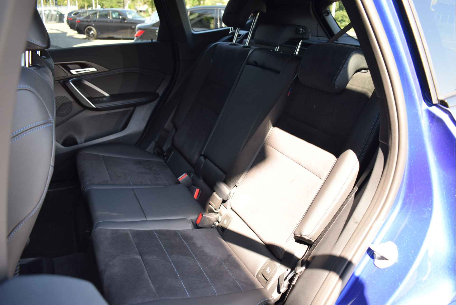 BMW X1 sDrive18i Executive M Sport Automaat / Sportstoelen / Stoelverwarming / Adaptieve LED / Parking Assistant / Comfort Access / Adaptief M Onderstel / Widescreen Display - 6/27