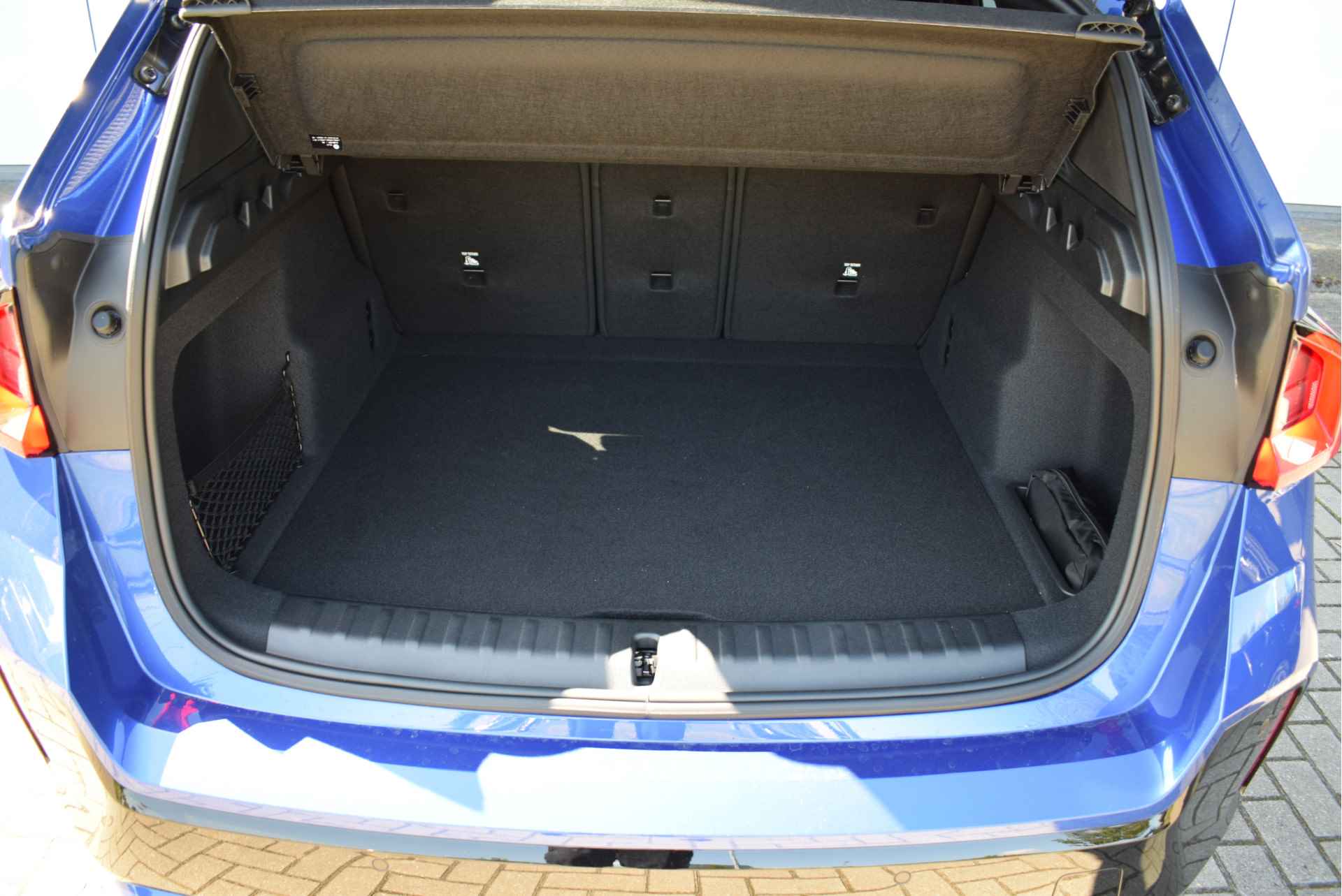 BMW X1 sDrive18i Executive M Sport Automaat / Sportstoelen / Stoelverwarming / Adaptieve LED / Parking Assistant / Comfort Access / Adaptief M Onderstel / Widescreen Display - 7/27
