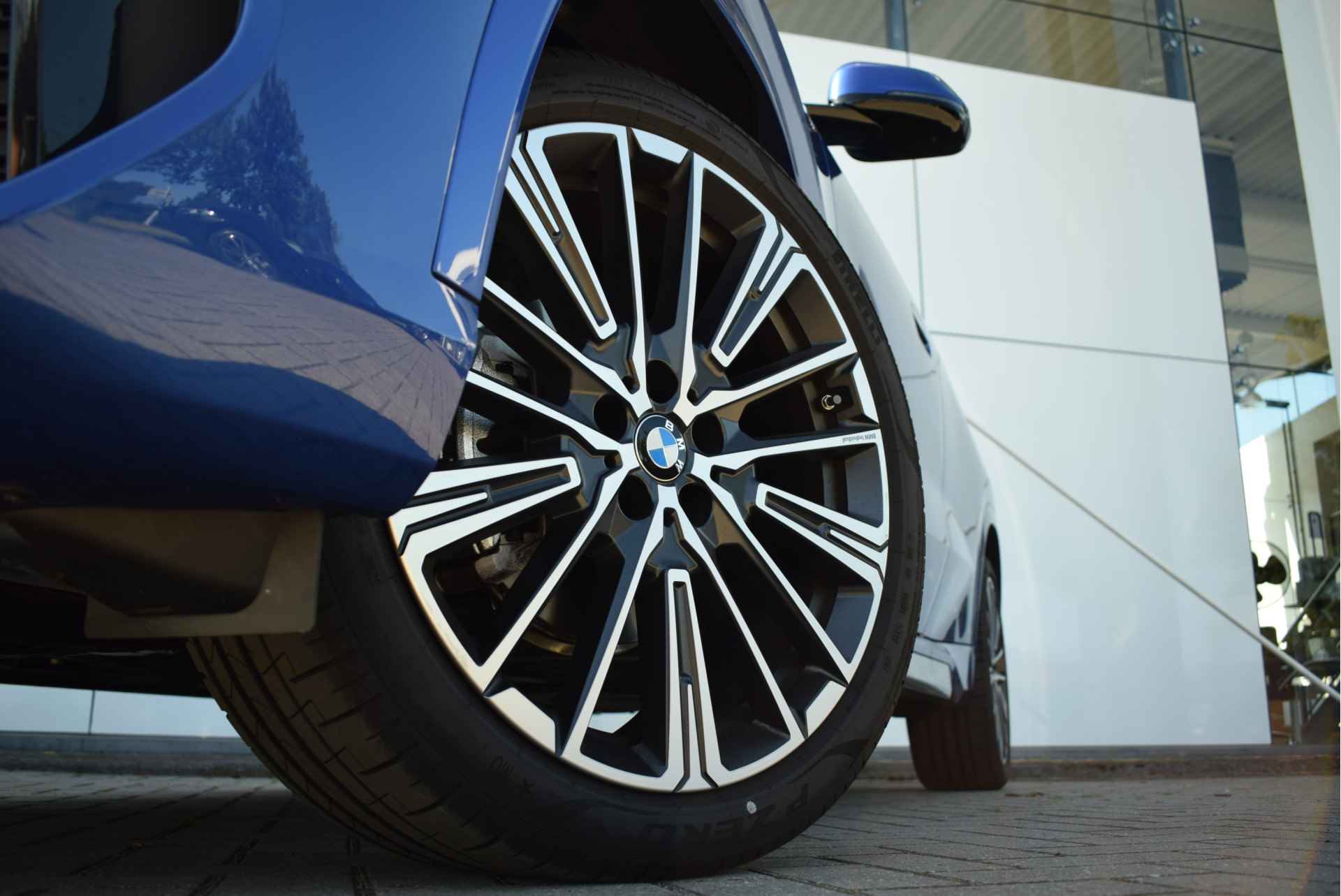 BMW X1 sDrive18i Executive M Sport Automaat / Sportstoelen / Stoelverwarming / Adaptieve LED / Parking Assistant / Comfort Access / Adaptief M Onderstel / Widescreen Display - 14/27
