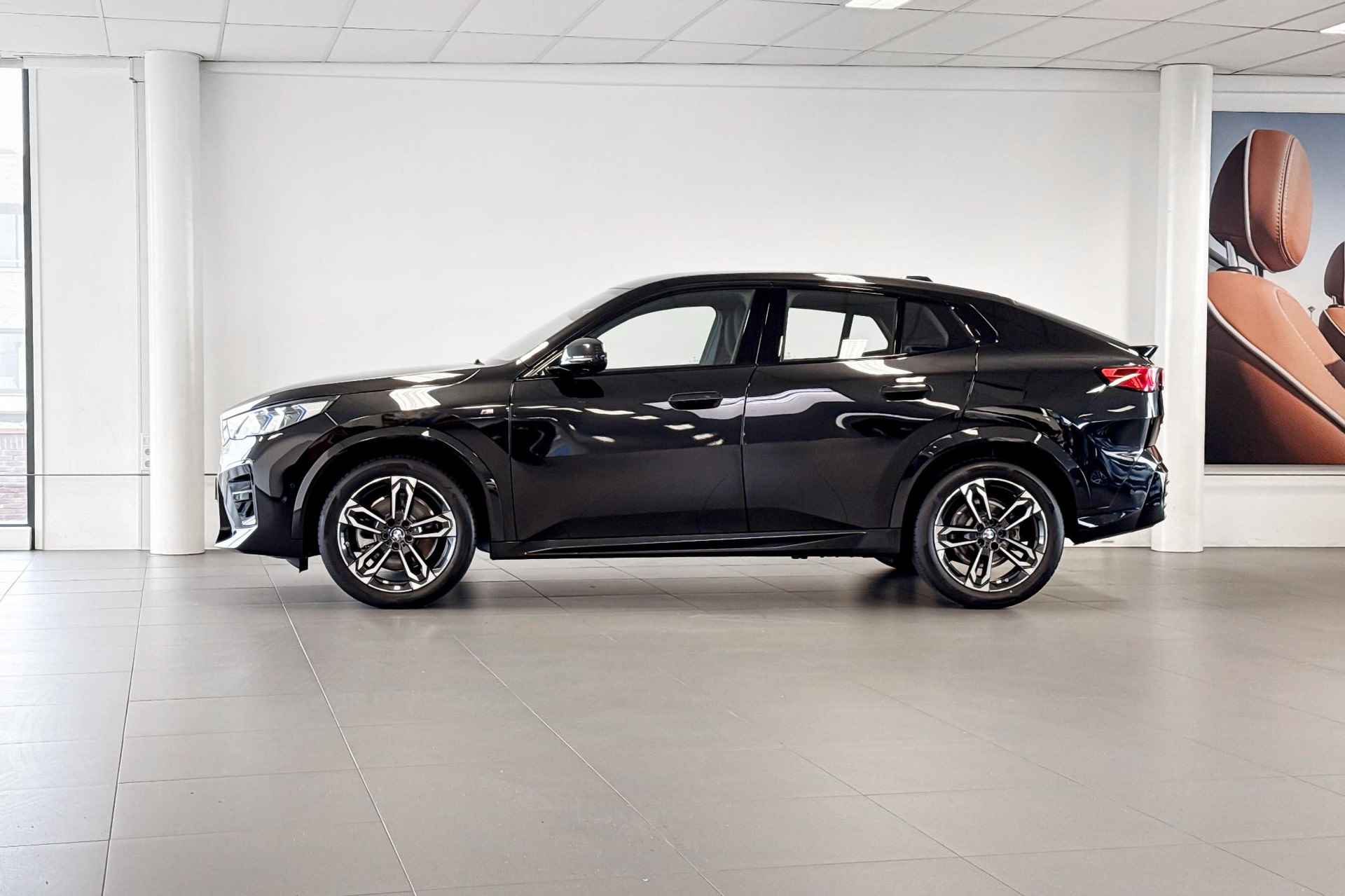 BMW X2 sDrive20i Launch Edition | M Sport | Stoelverwarming | Comfort Access | Achteruitrijcamera | - 2/25