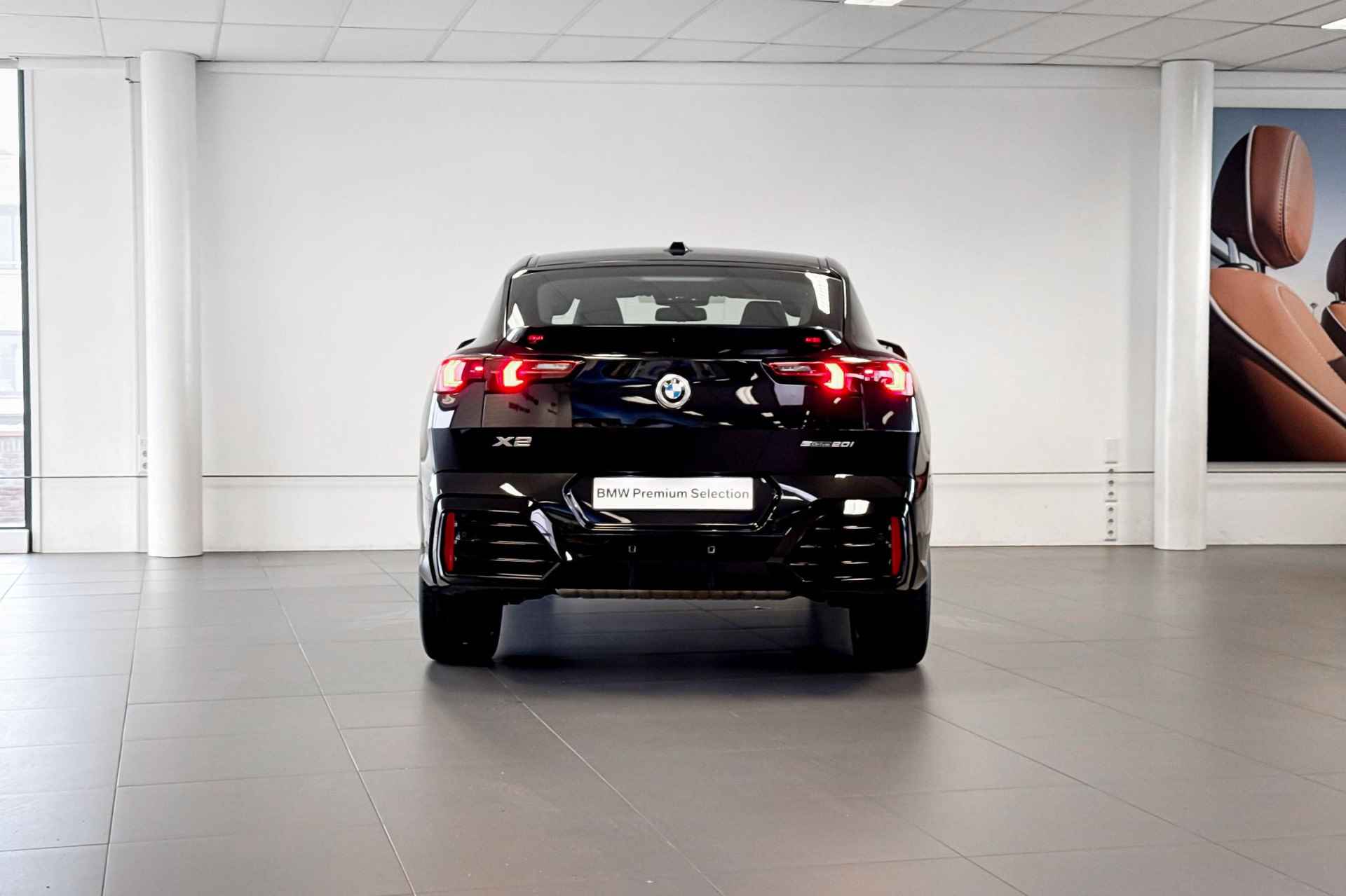 BMW X2 sDrive20i Launch Edition | M Sport | Stoelverwarming | Comfort Access | Achteruitrijcamera | - 7/25