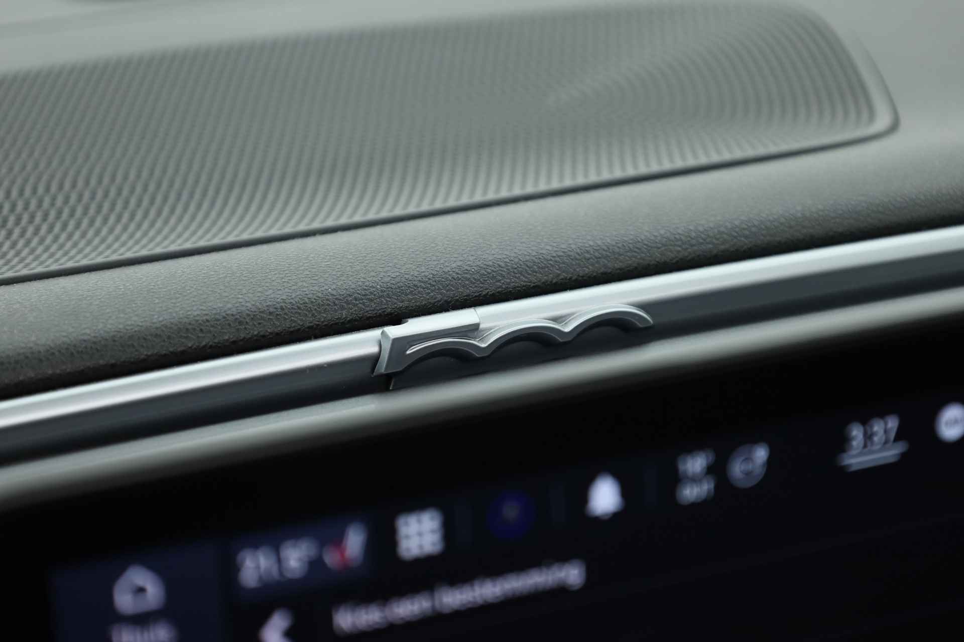 Fiat 500C Icon 42 kWh | Navi | Keyless | Stoelverw. | Apple CarPlay | 17'' - 23/33