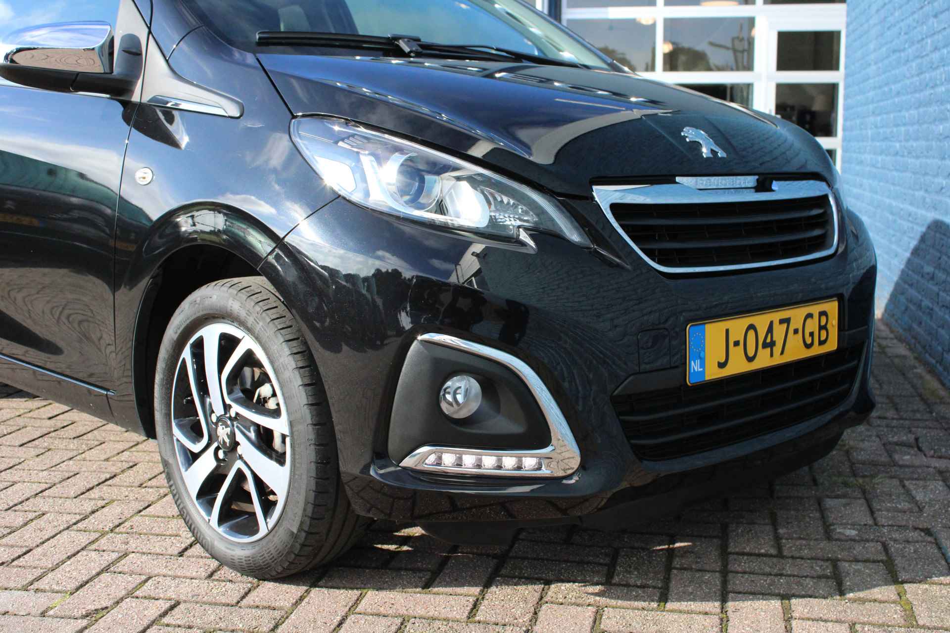 Peugeot 108 5drs Allure 1.0 e-VTi 72pk | Navi by app | Camera | Climate control | 37.000km | - 7/27