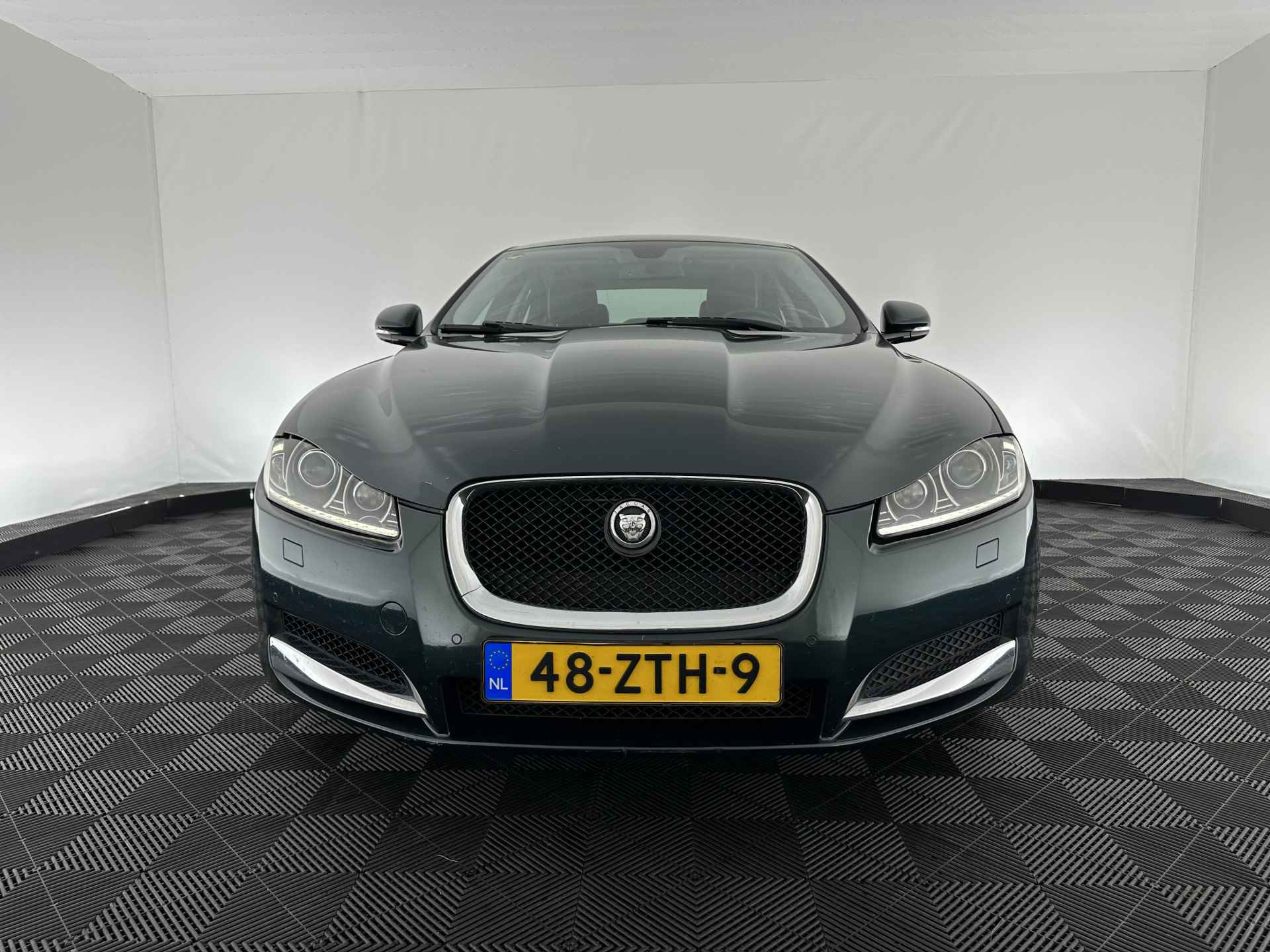 Jaguar XF 3.0D S-Edition Premium Business Edition Aut.*VOLLEDER | MERIDIAN-SURROUND | NAVI-FULLMAP | CAMERA | KEYLESS | MEMORY-PACK | CRUISE | XENON | COMFORT-SEATS | PDC | TOWBAR | 19"ALU* - 2/31