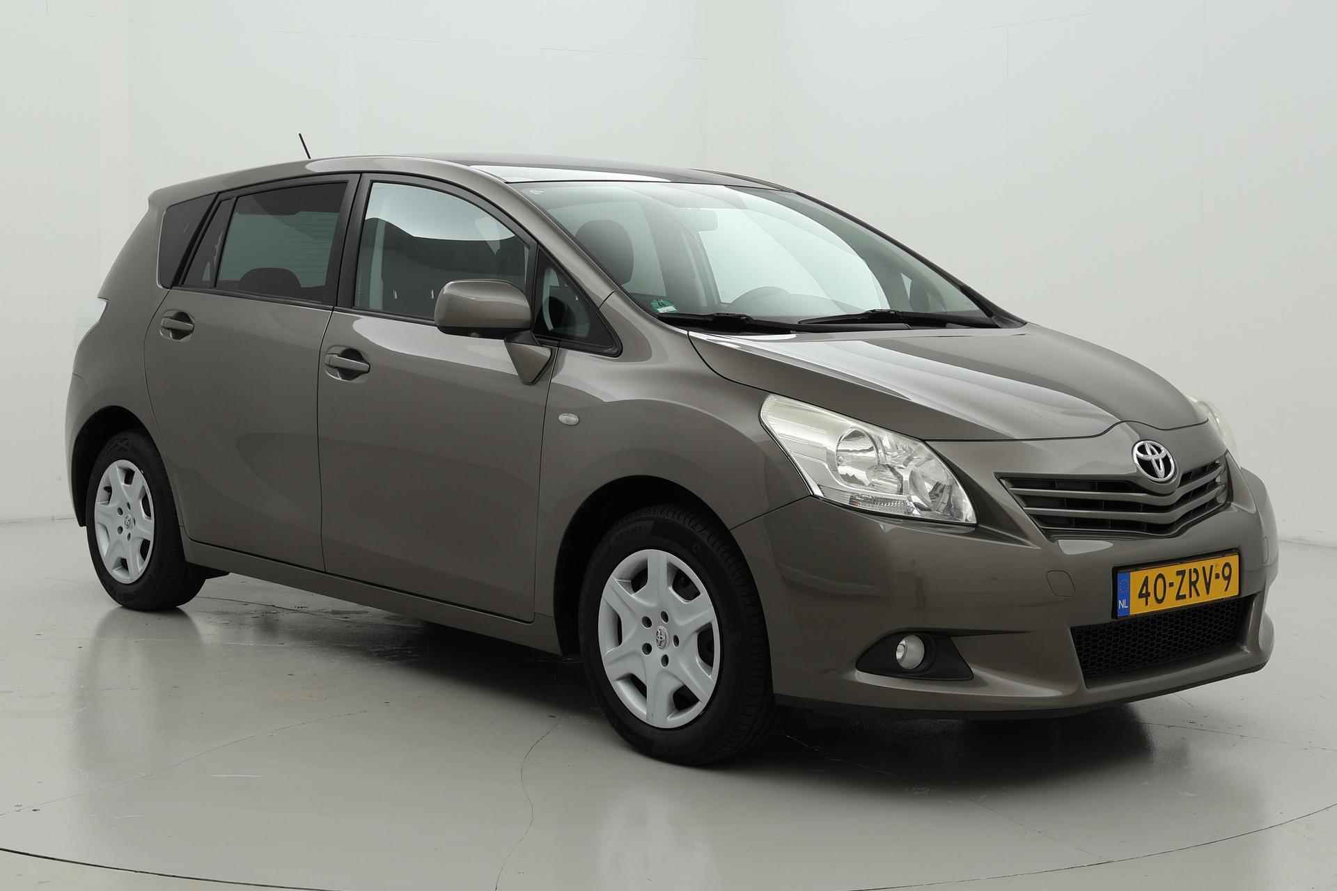 Toyota Verso 1.8 VVT-i Aspiration Titanium Trekhaak 5P - 33/37