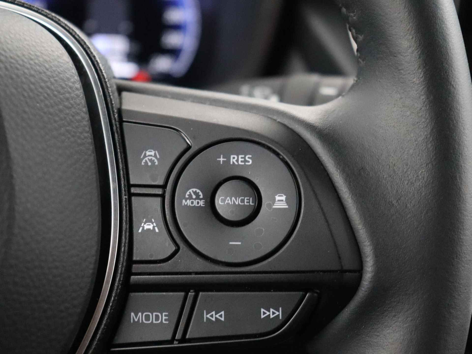 Toyota Corolla Touring Sports 2.0 Hybrid First Edition | Navigatie | Apple Carplay/Android Auto | Orgineel NL Auto | - 18/38