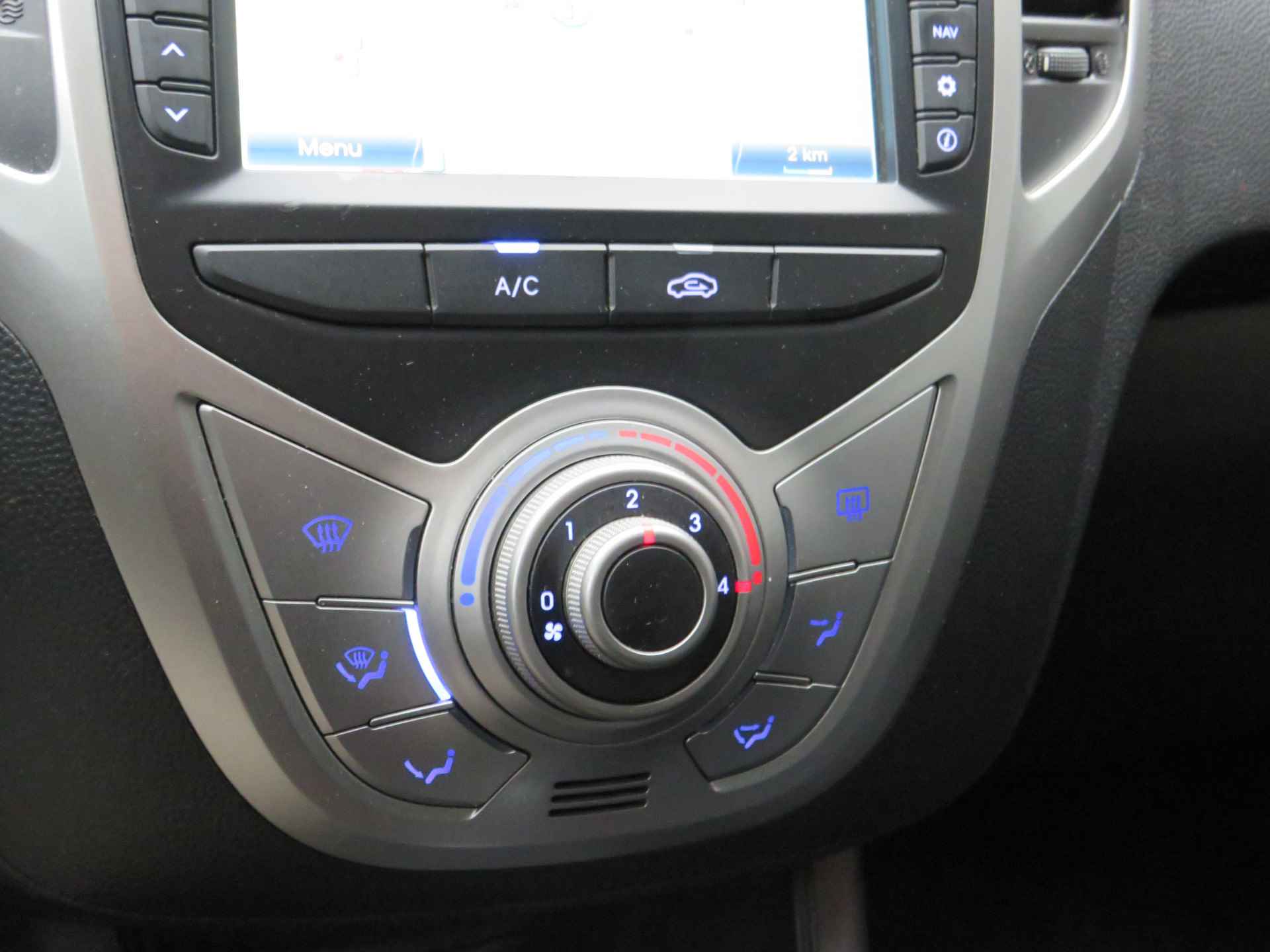 Hyundai ix20 1.4i Go! | Airco | Navigatie | Bluetooth | Incl. Bovag Garantie | Trekhaak | - 29/37