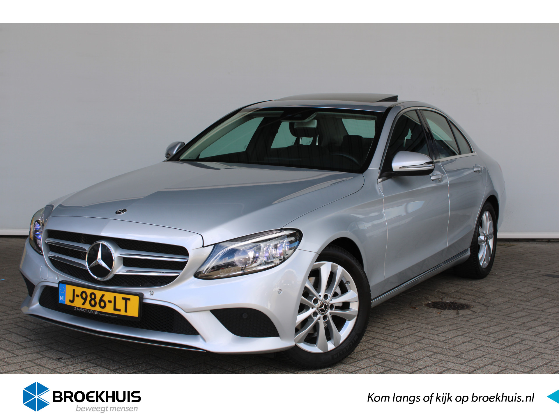 Mercedes-Benz C-Klasse 180 Advantage Pack Schuifdak /Keyless / 17" / Camera / Navi / LED /Sfeer