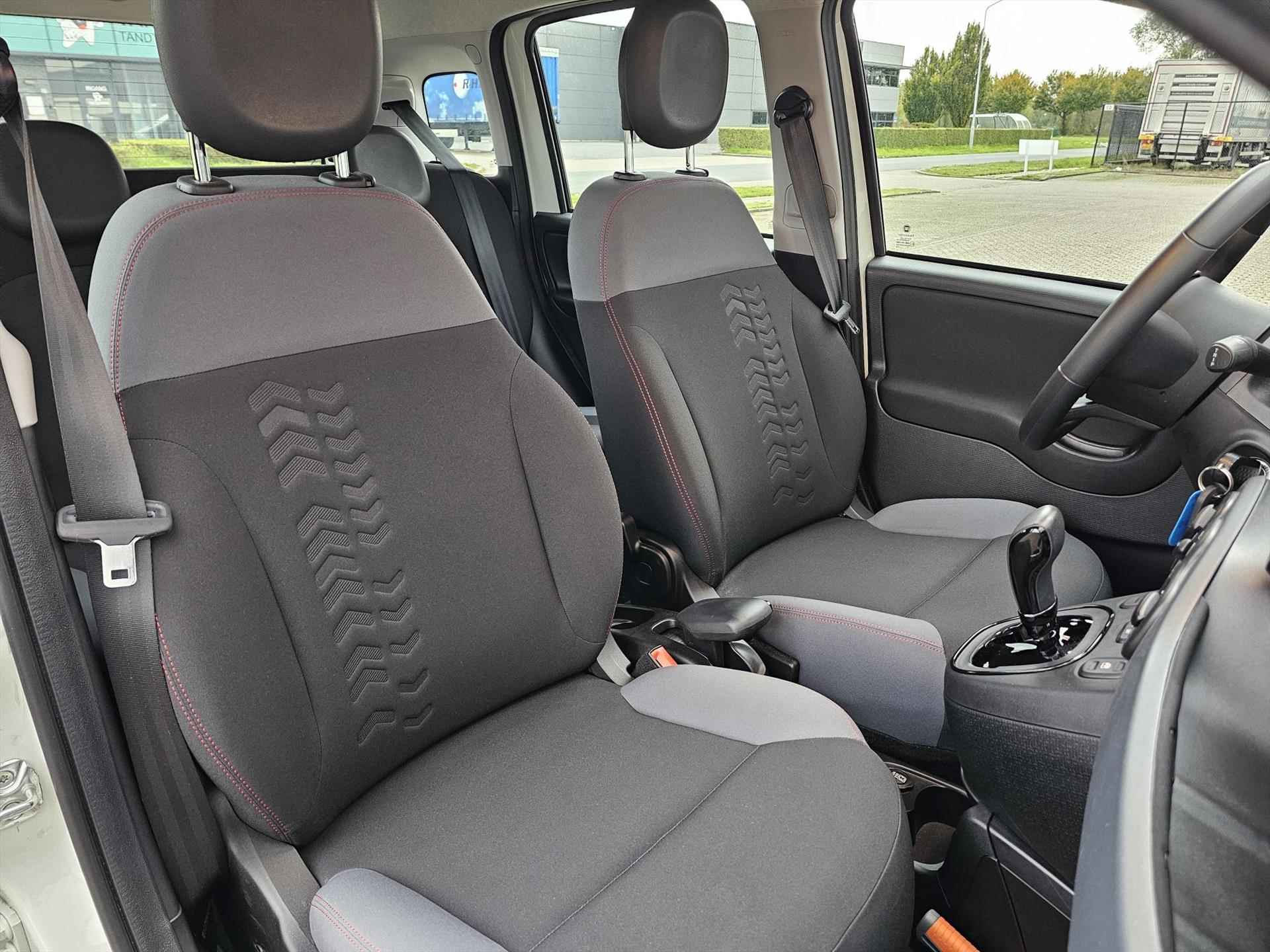 Fiat Panda 80PK Turbo Lounge Automaat | Airco | Lichtmetalen velgen | Trekhaak - 19/37